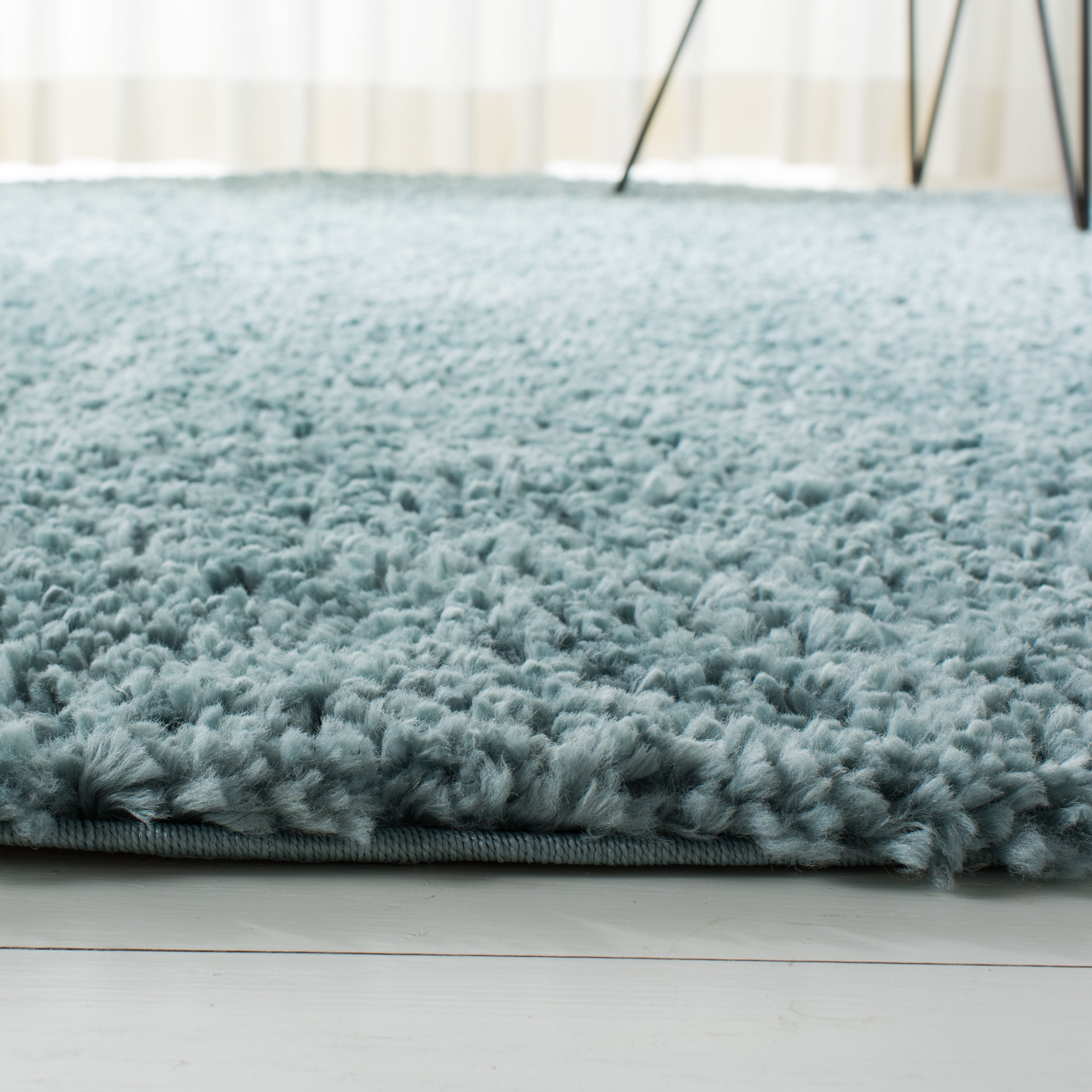 Tapis SAFAVIEH August Wilhelma Shag uni de 3 cm d'épaisseur