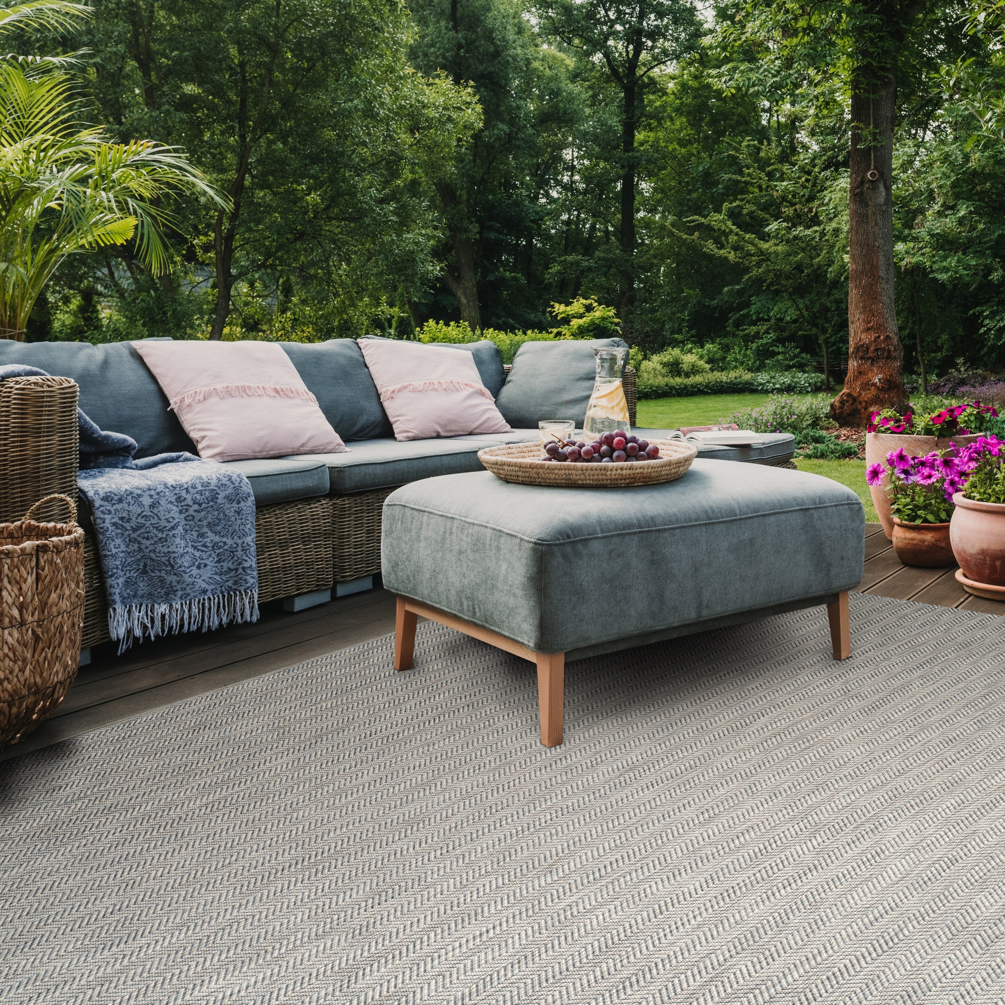SAFAVIEH Courtyard Ilmur Indoor/ Outdoor Waterproof Patio Backyard Rug