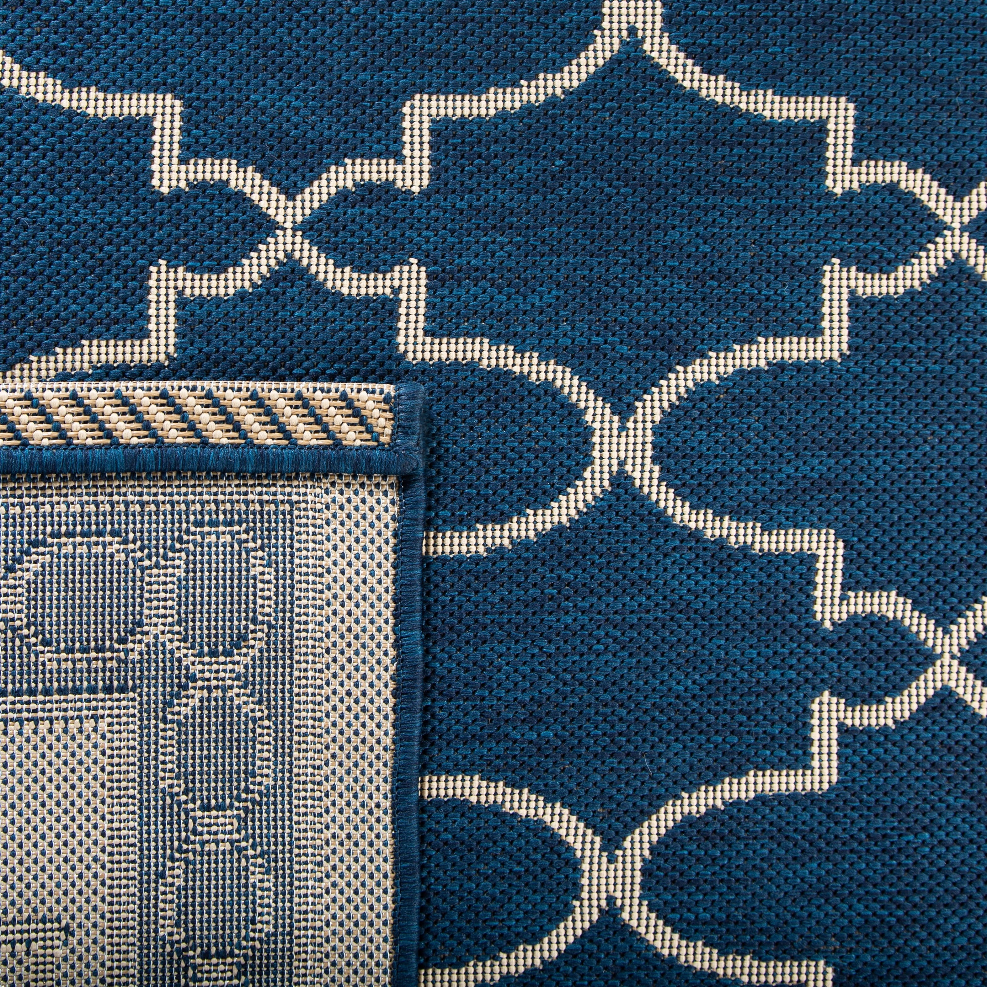 SAFAVIEH Courtyard Janell Trellis Indoor/ Outdoor Waterproof Patio Backyard Rug