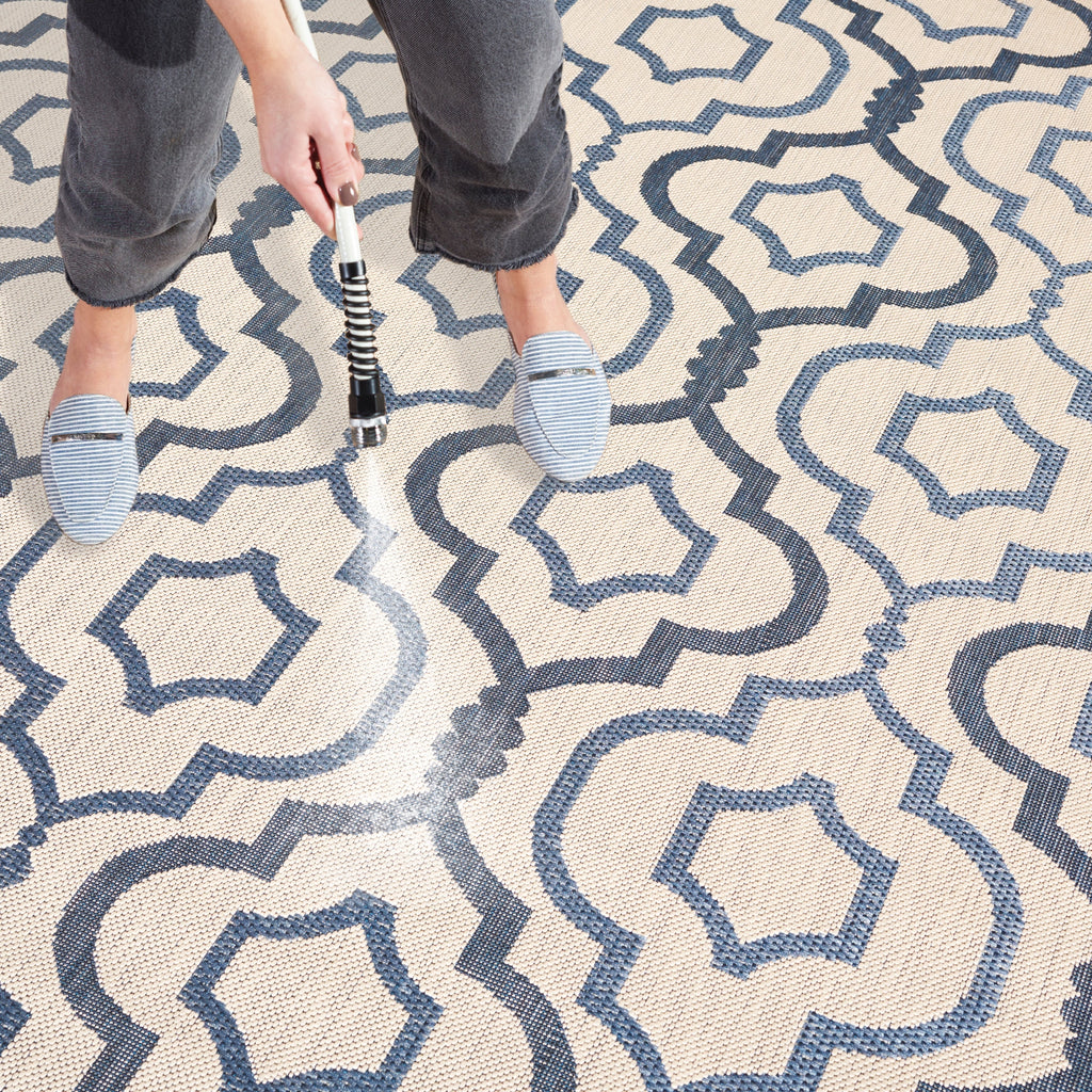 SAFAVIEH Courtyard Oyvor Indoor/ Outdoor Waterproof Patio Backyard Rug