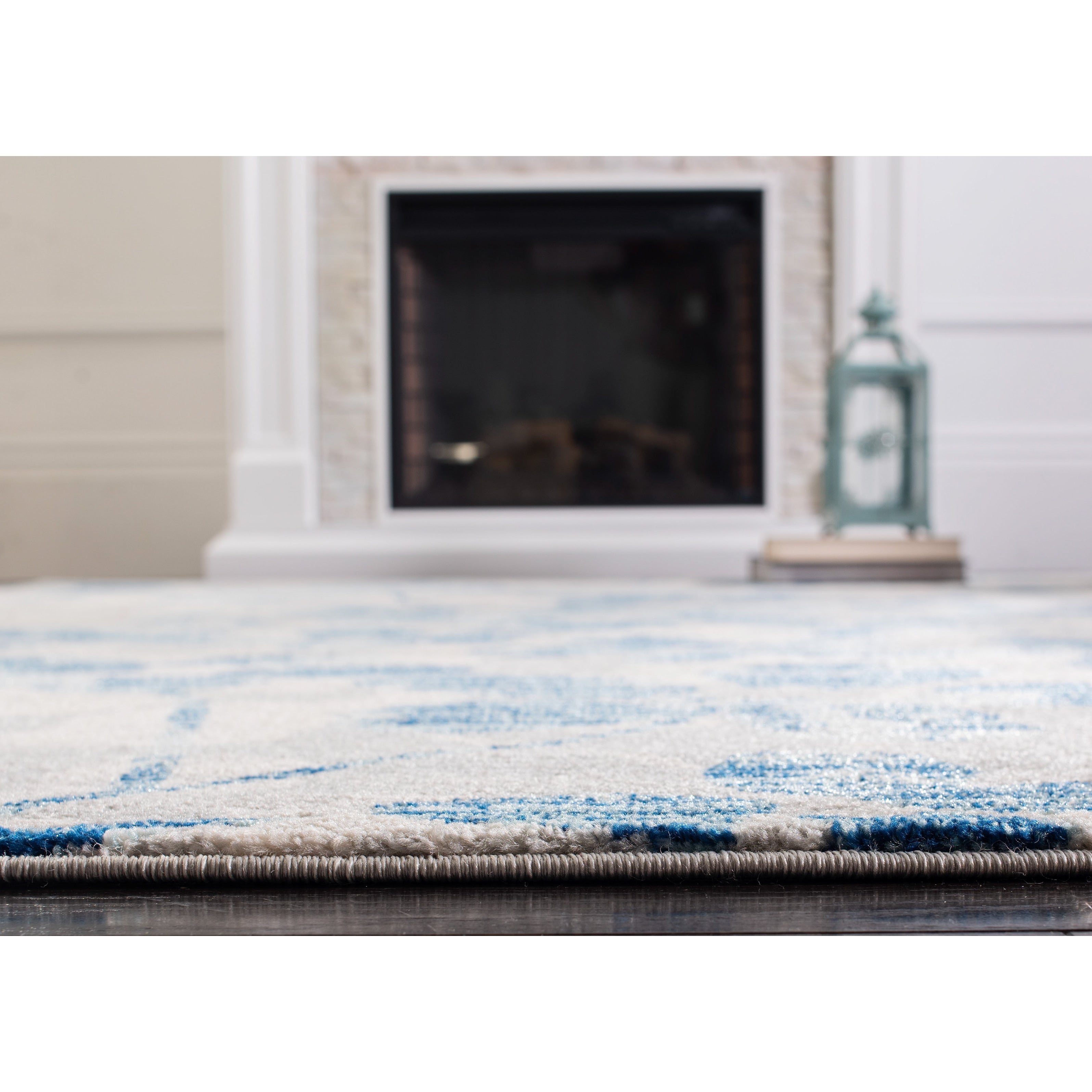 SAFAVIEH Evoke Floral Amale Area Rug