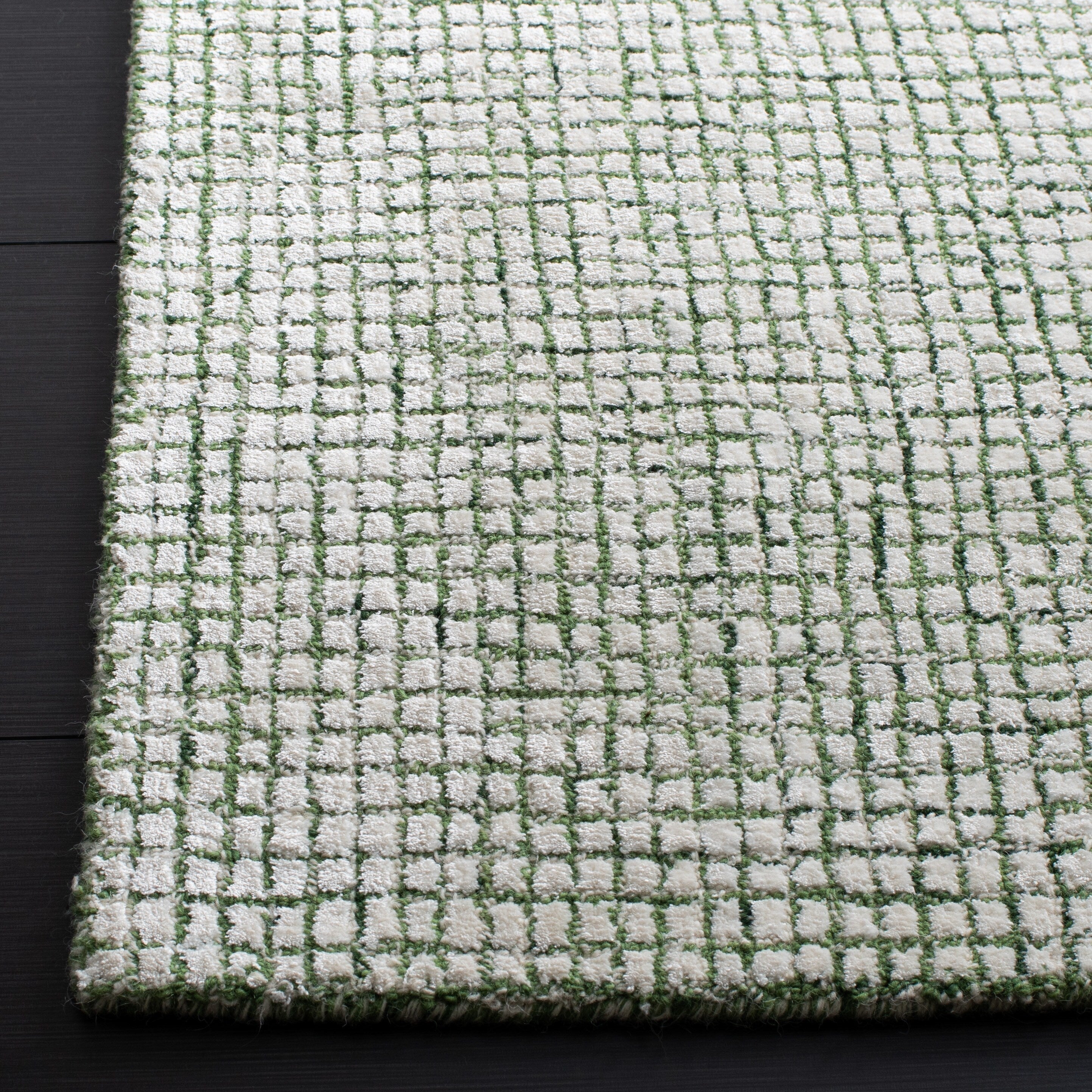 SAFAVIEH Handmade Abstract Marikka Modern Viscose Rug
