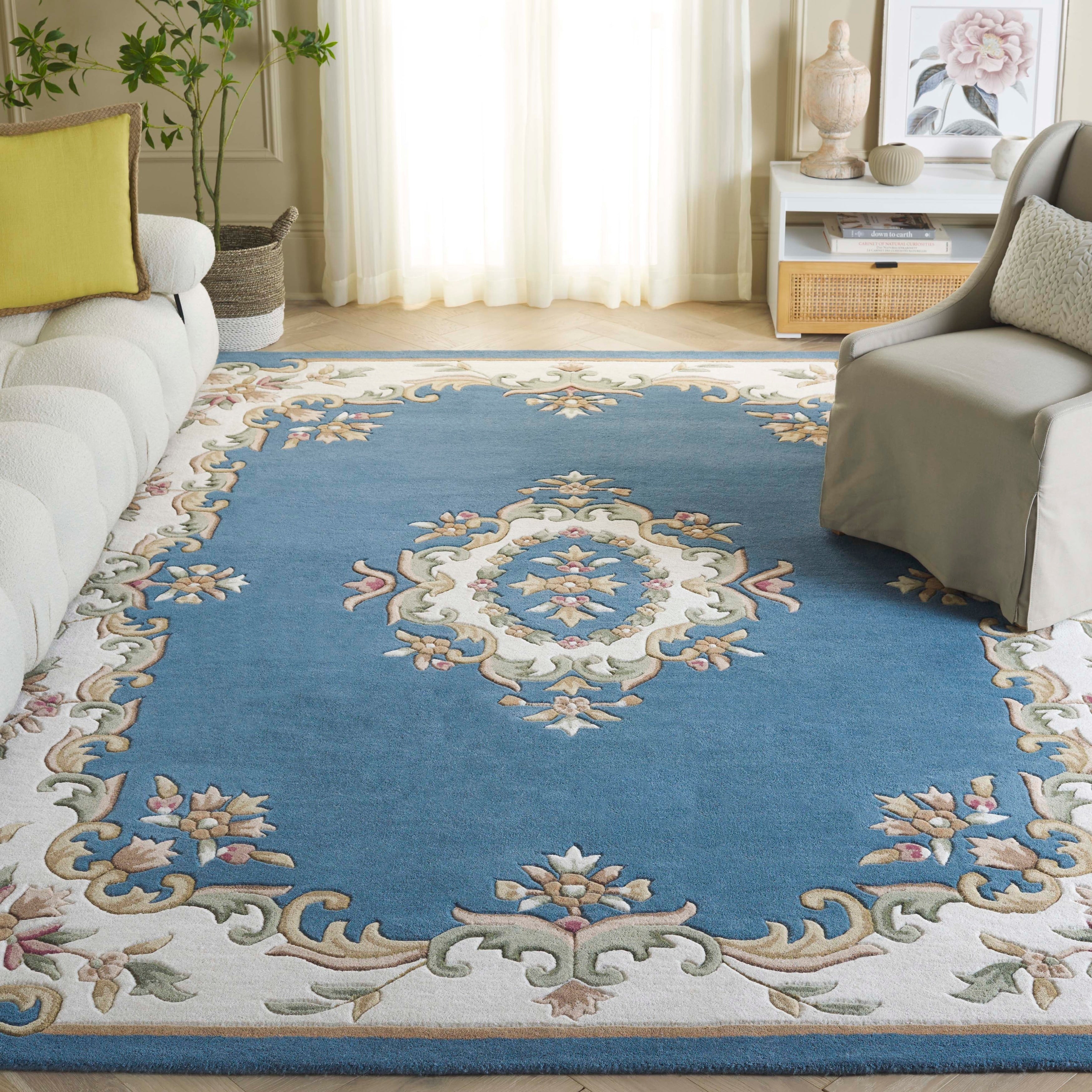 SAFAVIEH Handmade Aubusson Hale Traditional Wool Rug.