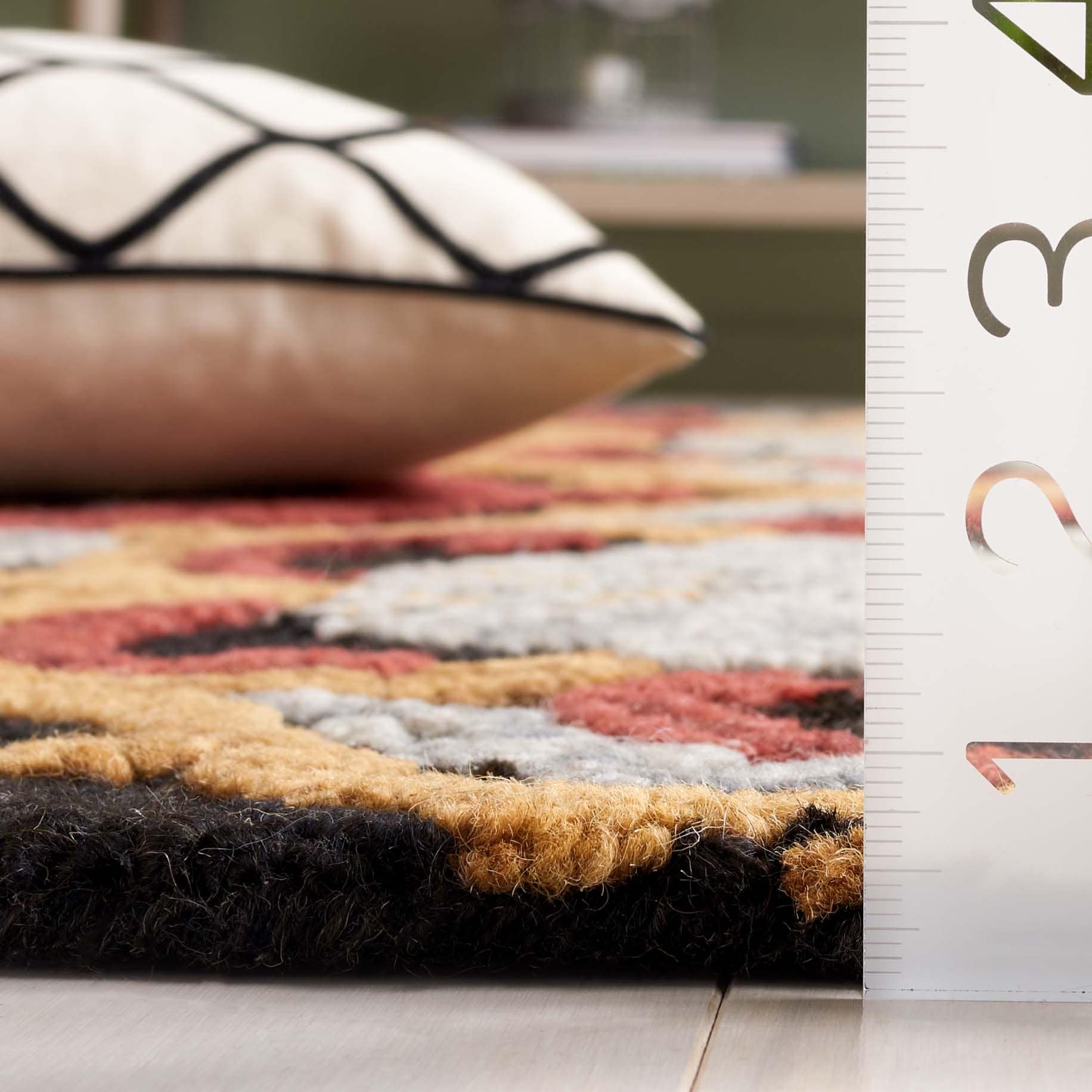 SAFAVIEH Handmade Blossom Porzia Floral Wool Rug