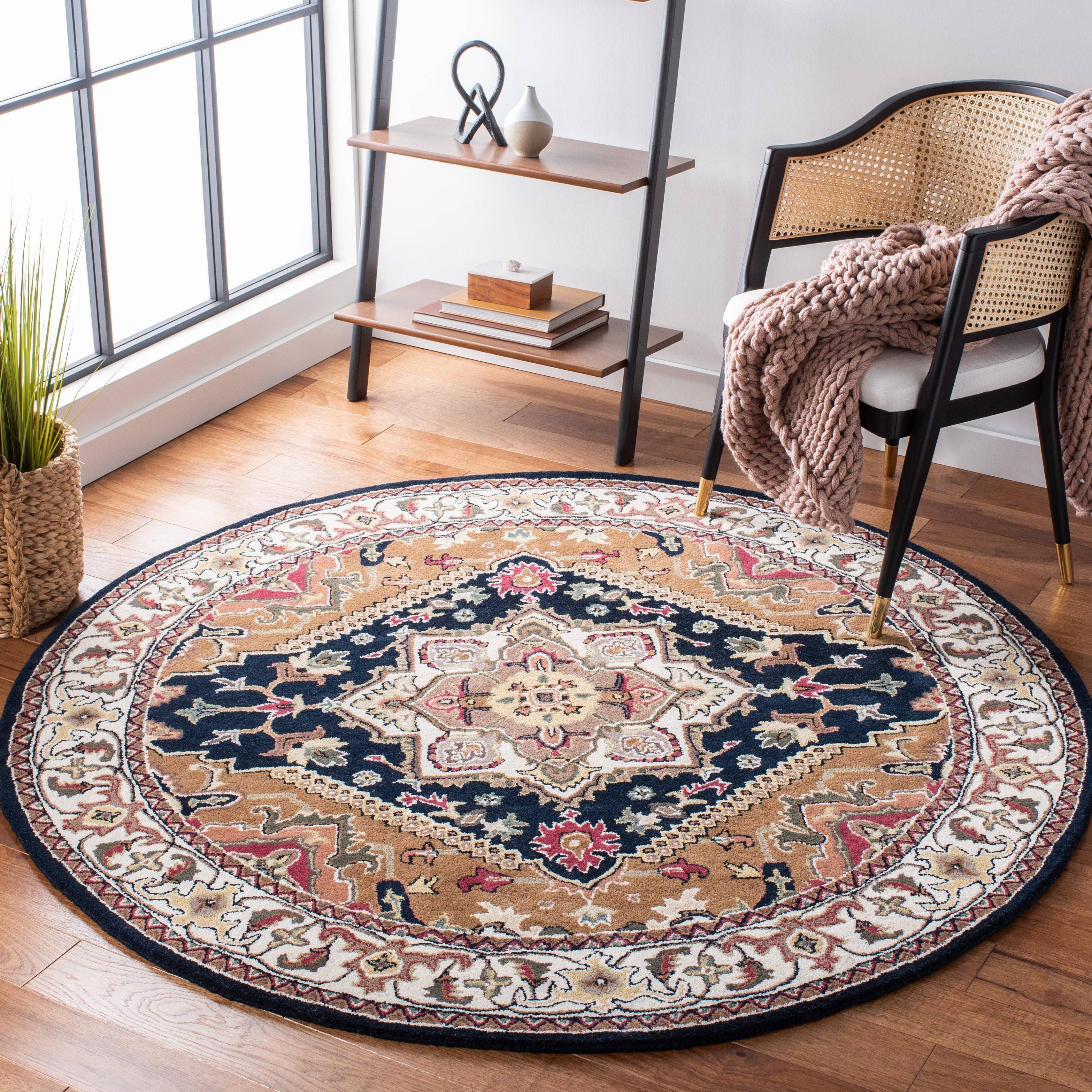 SAFAVIEH Handmade Heritage Carrol Traditional Oriental Wool Rug