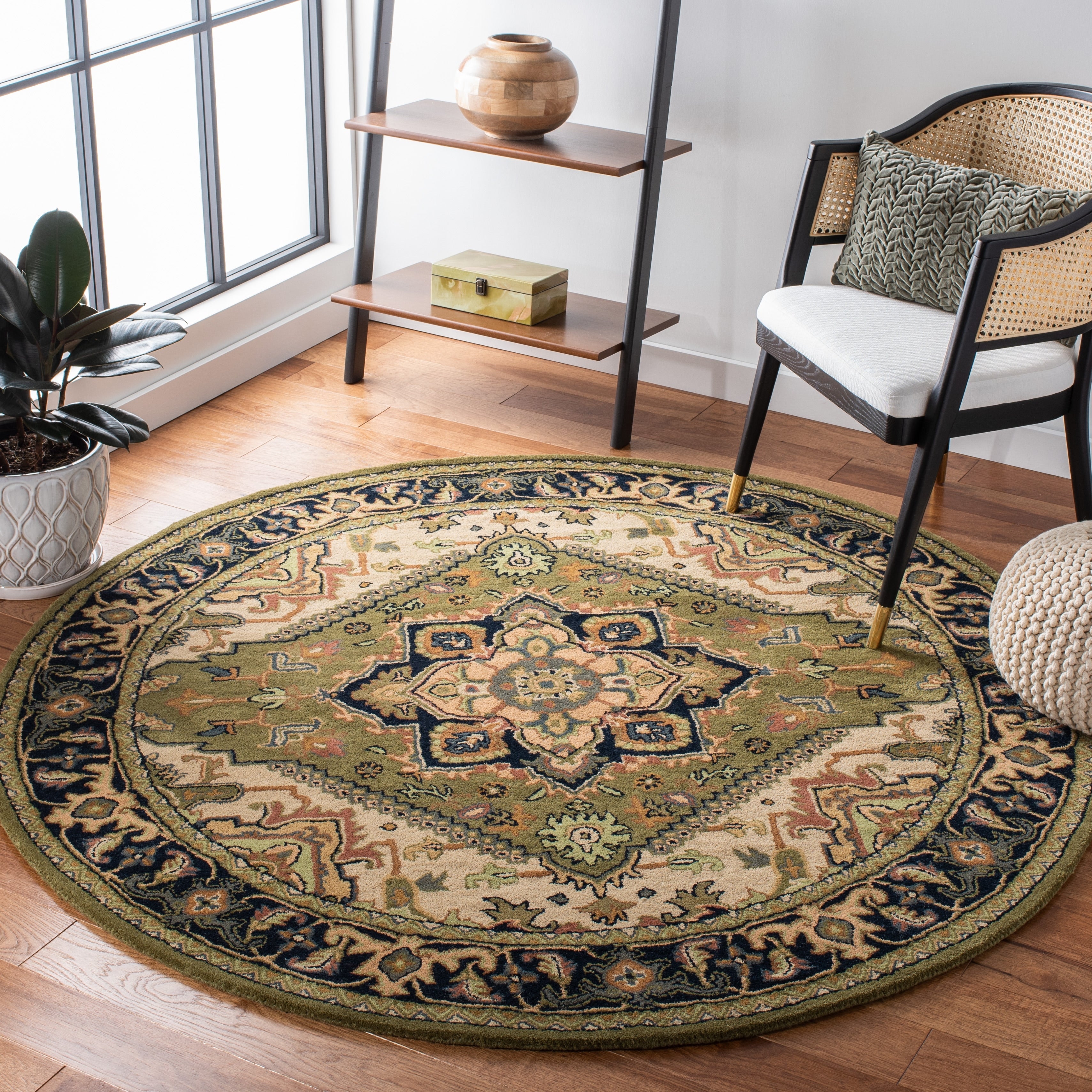 SAFAVIEH Handmade Heritage Carrol Traditional Oriental Wool Rug