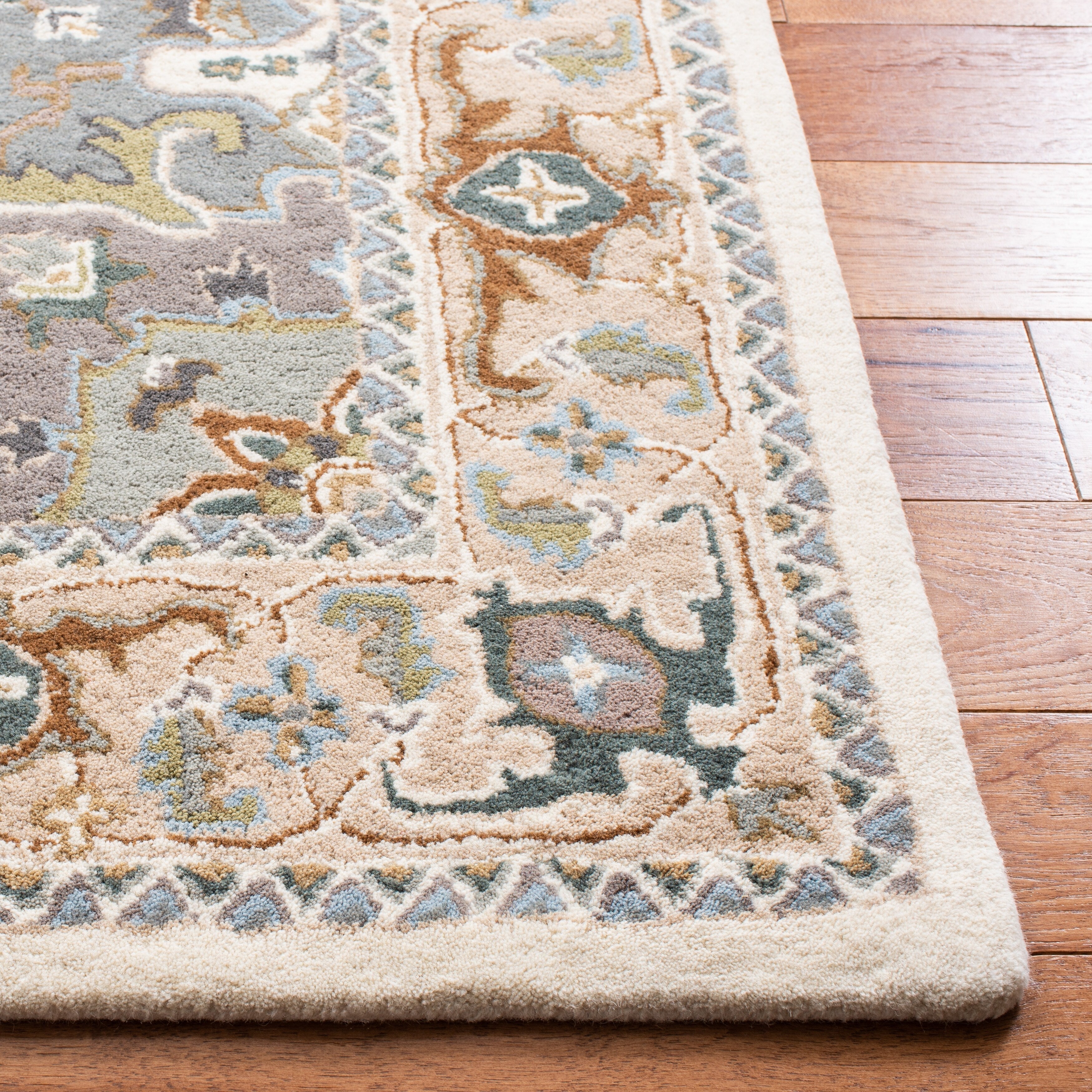 SAFAVIEH Handmade Heritage Carrol Traditional Oriental Wool Rug