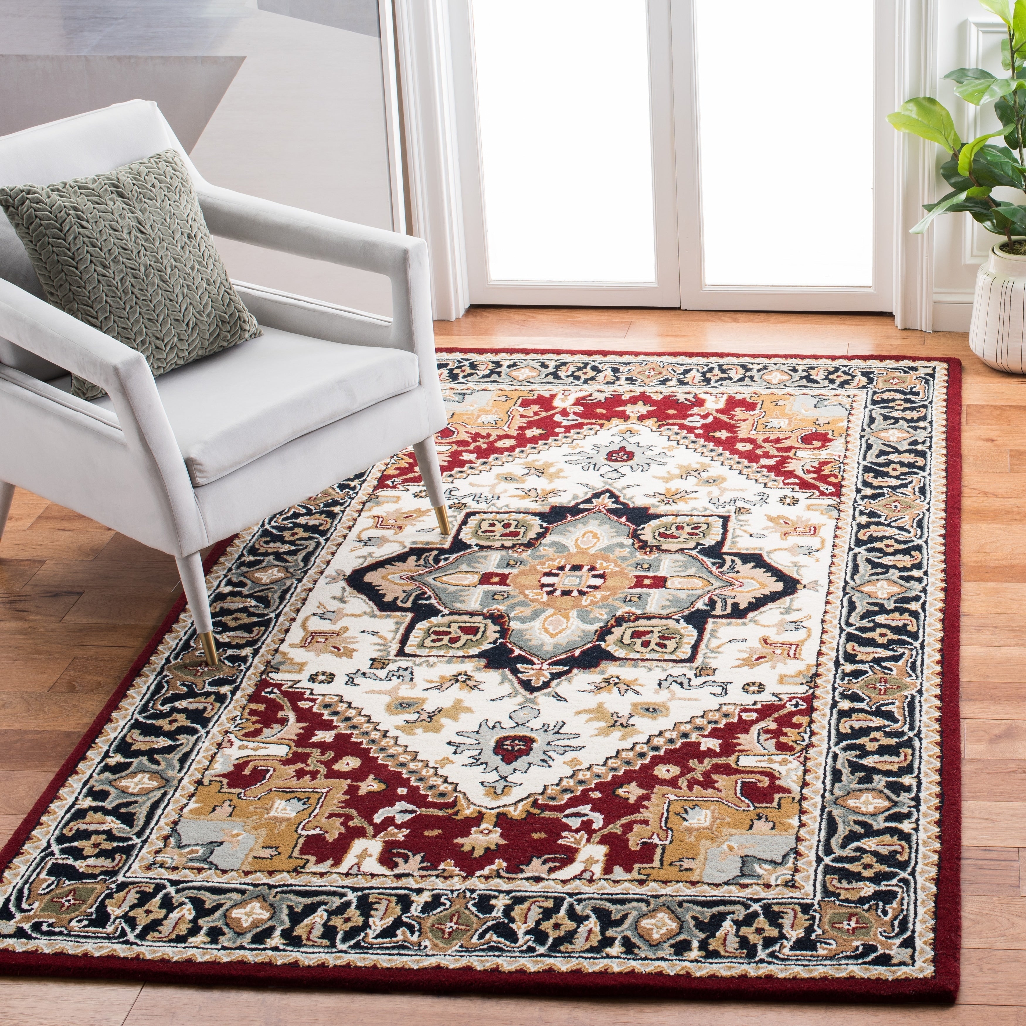 SAFAVIEH Handmade Heritage Carrol Traditional Oriental Wool Rug
