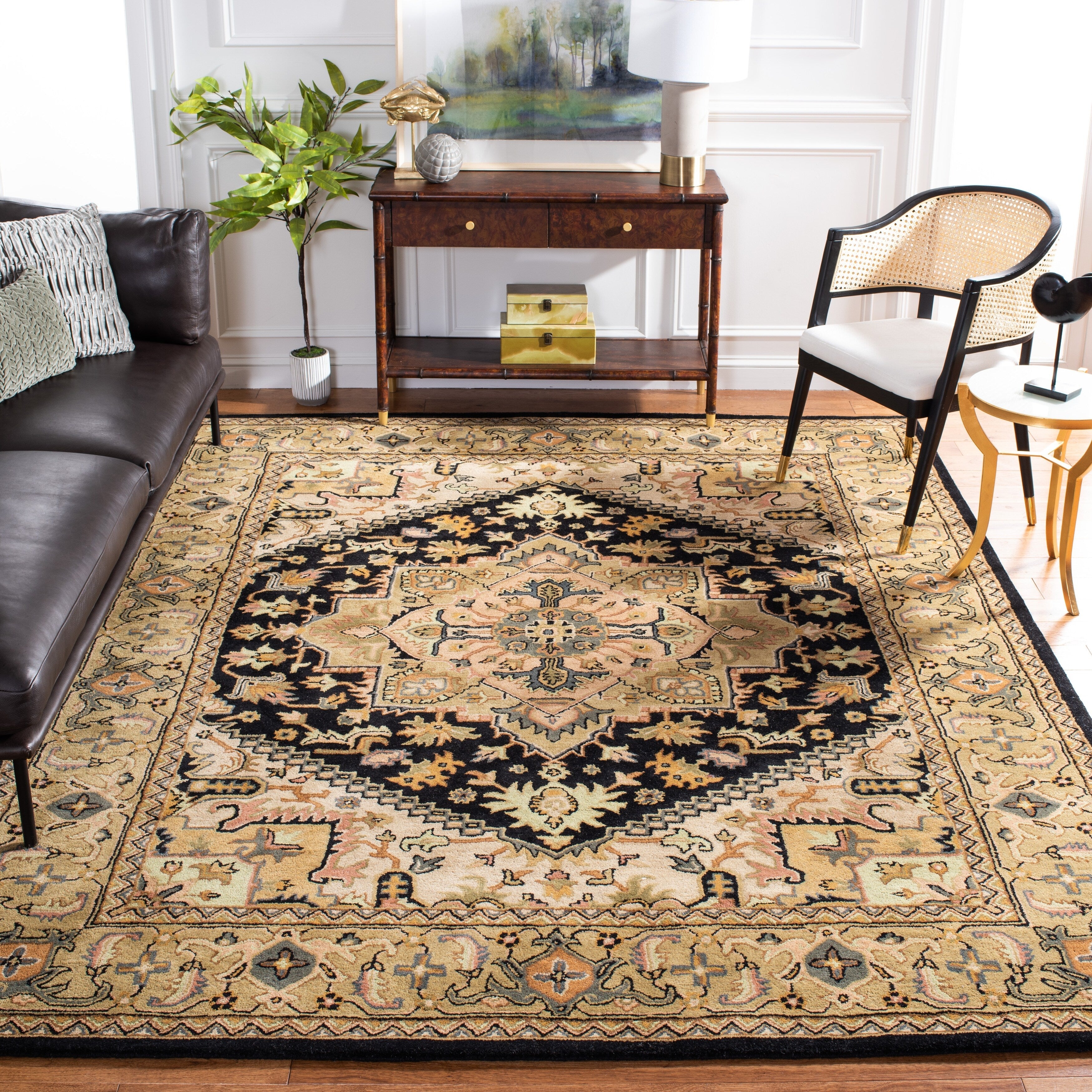 SAFAVIEH Handmade Heritage Carrol Traditional Oriental Wool Rug