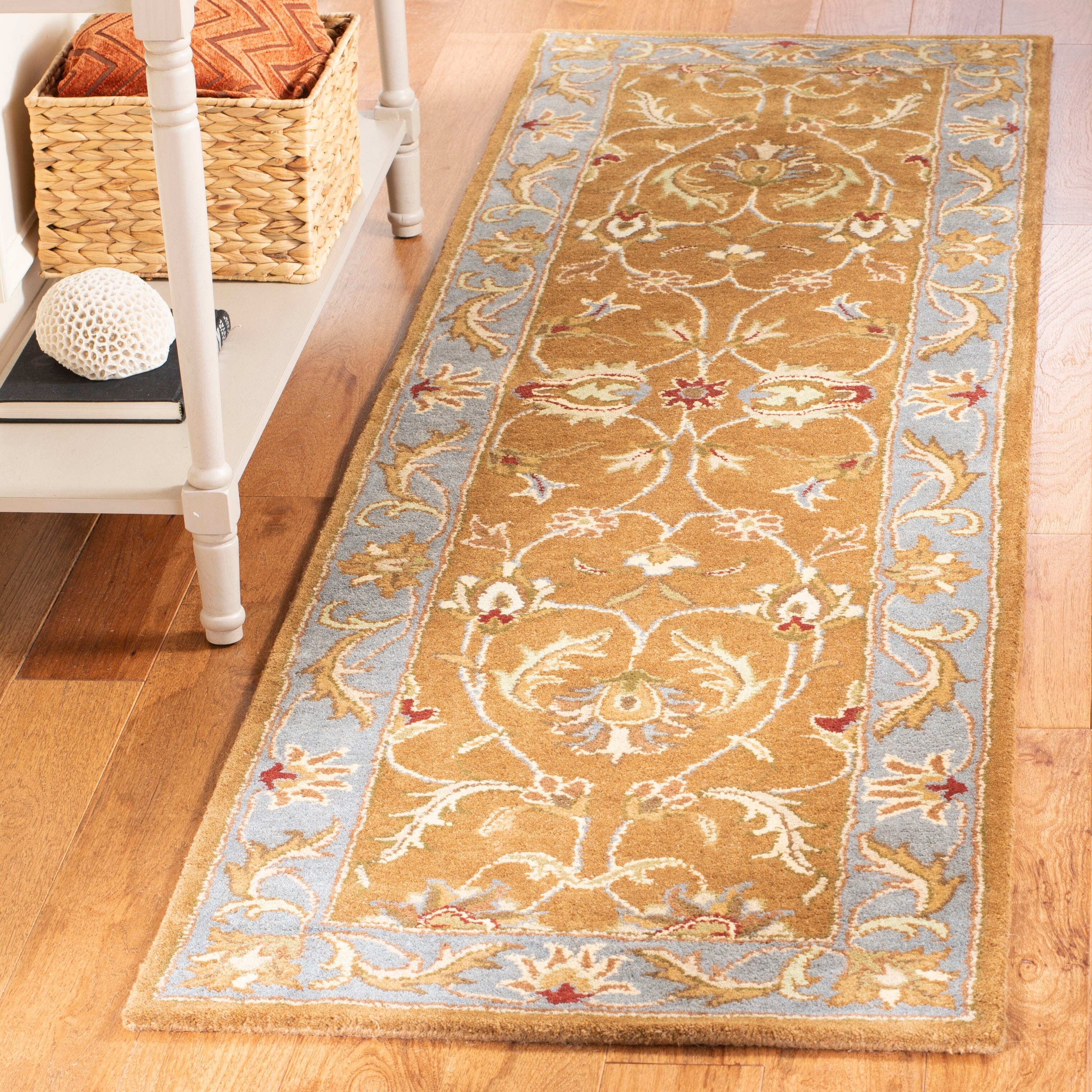 SAFAVIEH Handmade Heritage Full Bloom Traditional Oriental Wool Rug