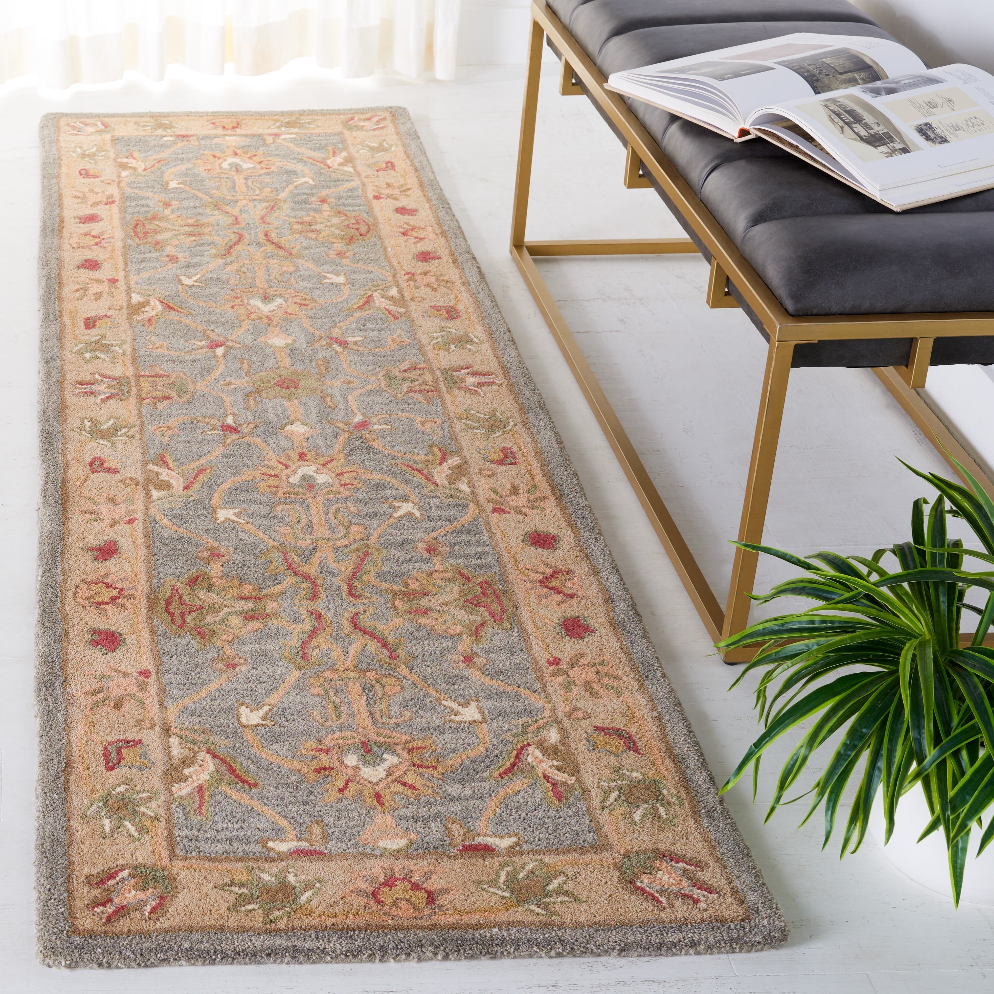 SAFAVIEH Handmade Heritage Kimono Traditional Oriental Wool Rug