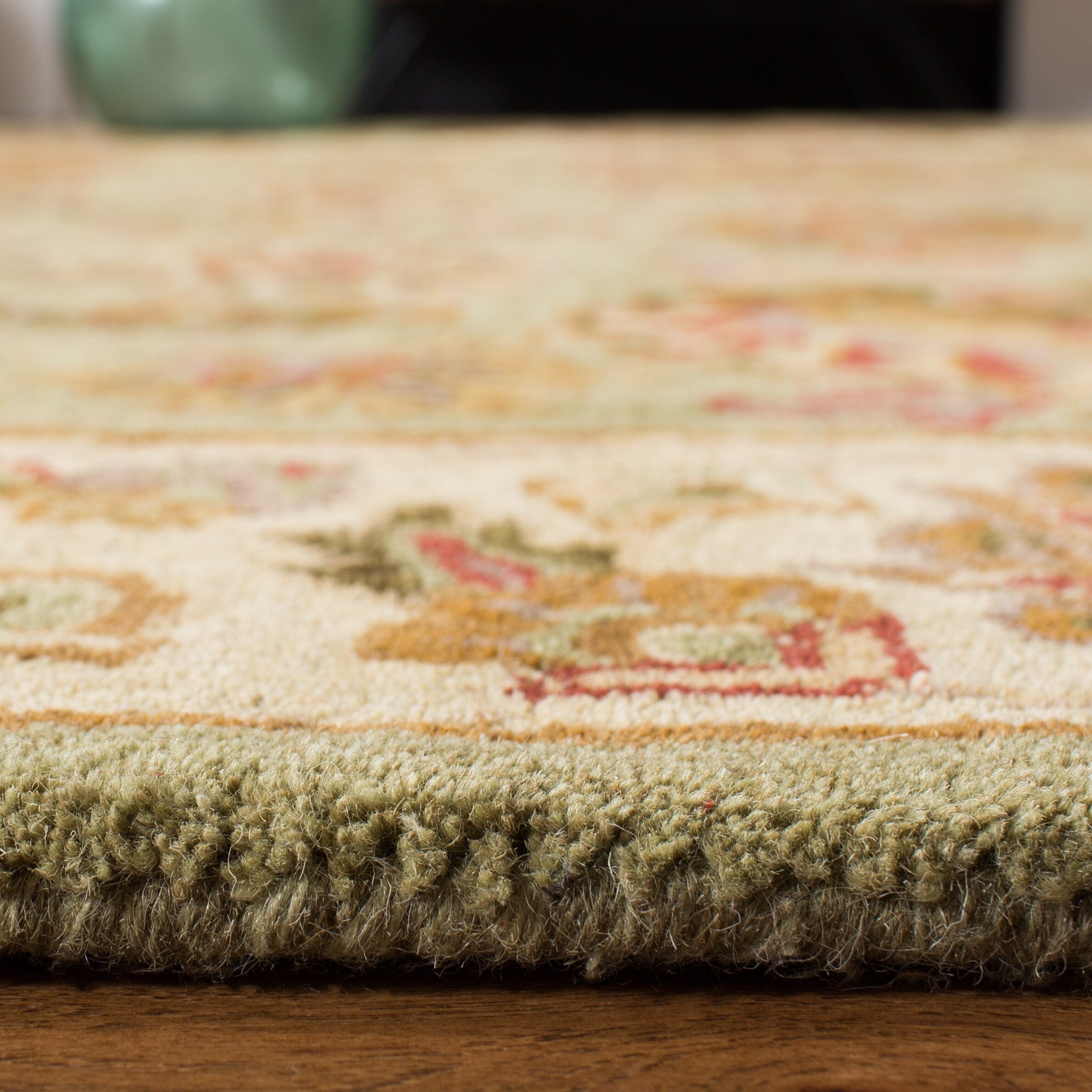 SAFAVIEH Handmade Heritage Kimono Traditional Oriental Wool Rug