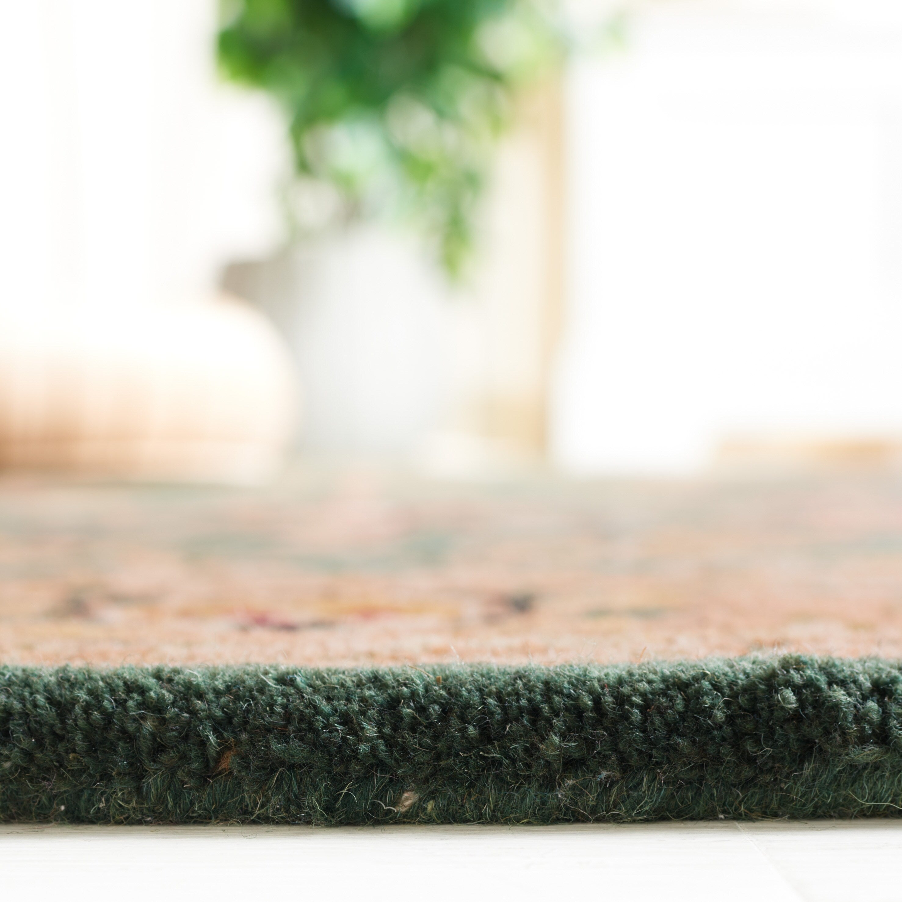 SAFAVIEH Handmade Heritage Lion Traditional Oriental Wool Rug