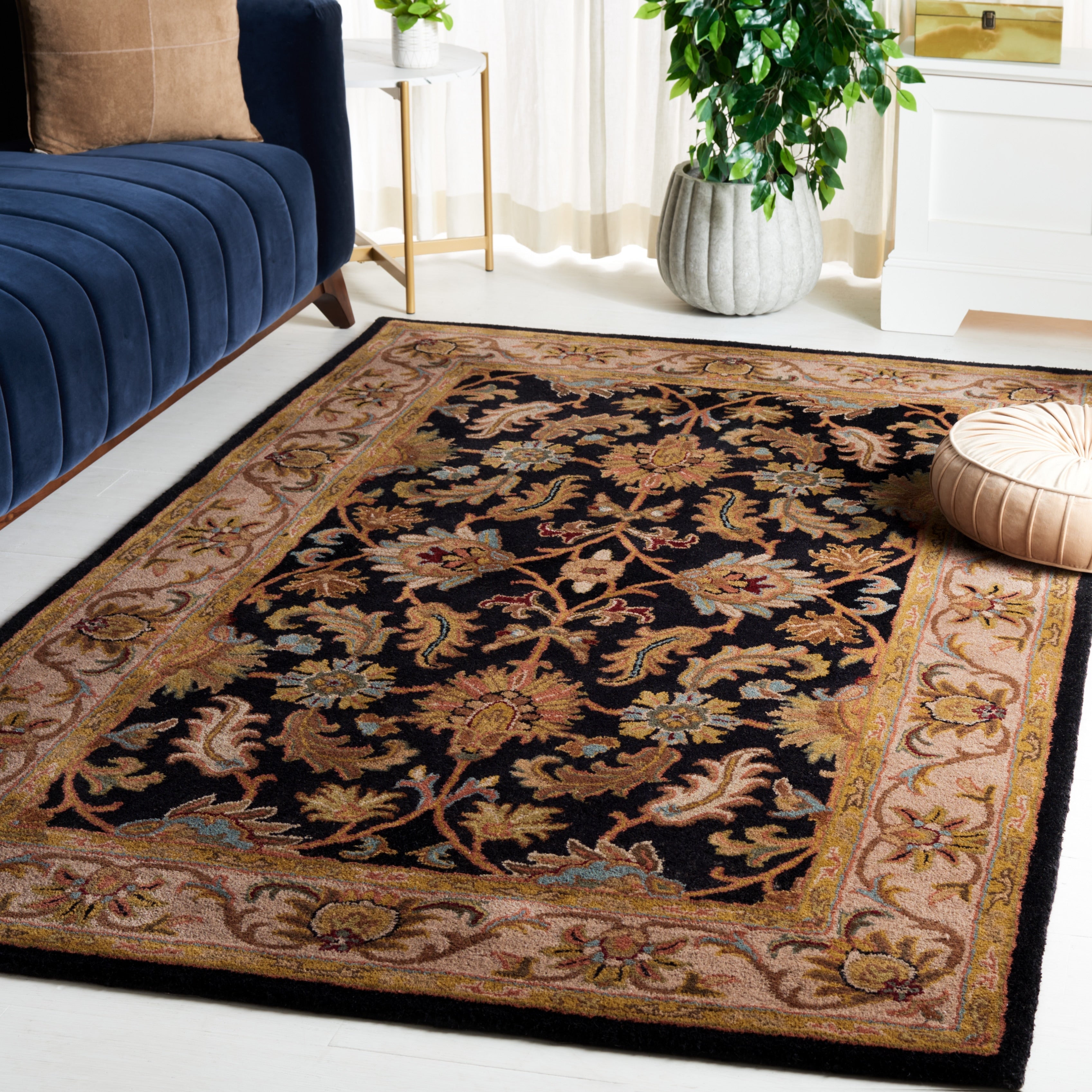 SAFAVIEH Handmade Heritage Lion Traditional Oriental Wool Rug