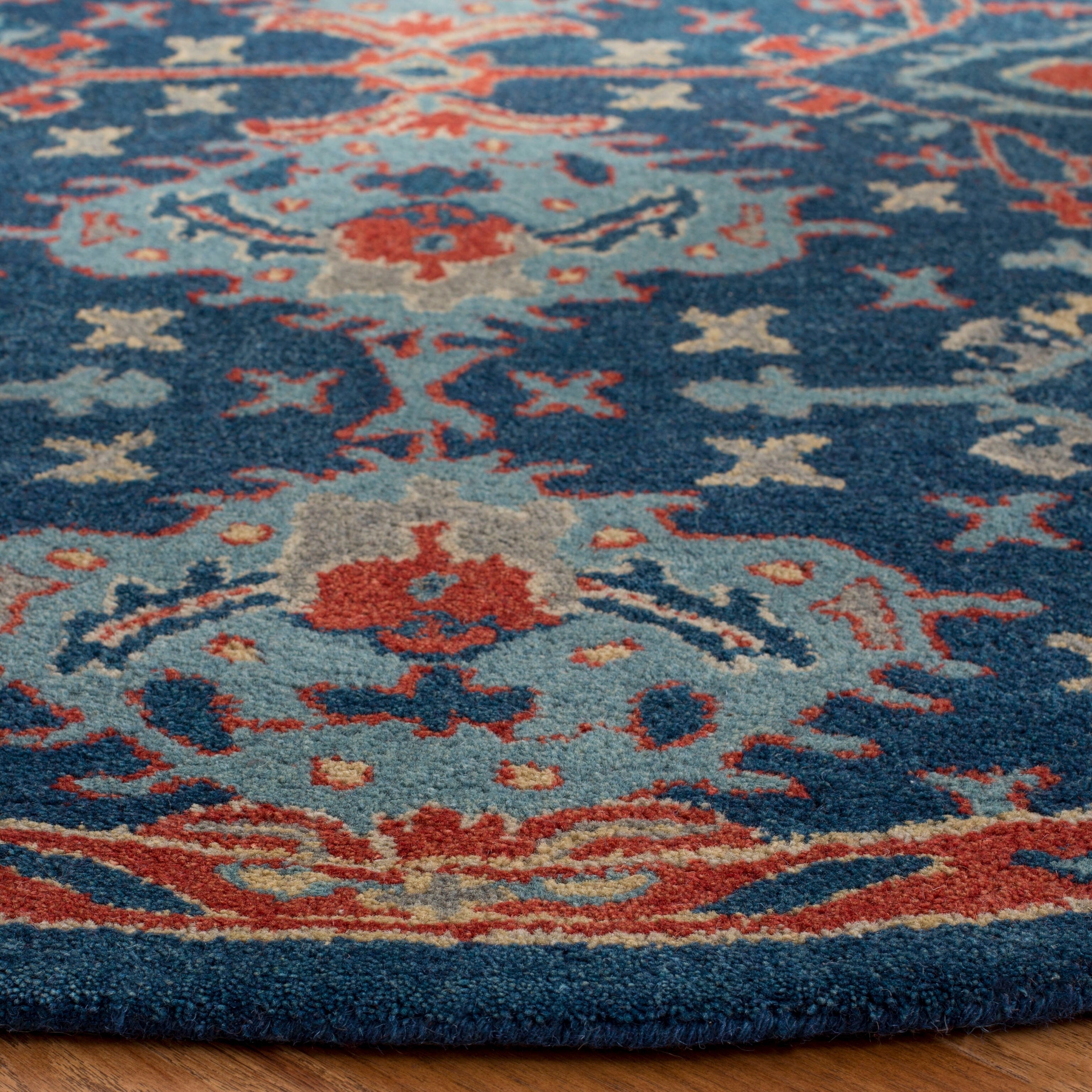 SAFAVIEH Handmade Heritage Pauliina Traditional Oriental Wool Rug