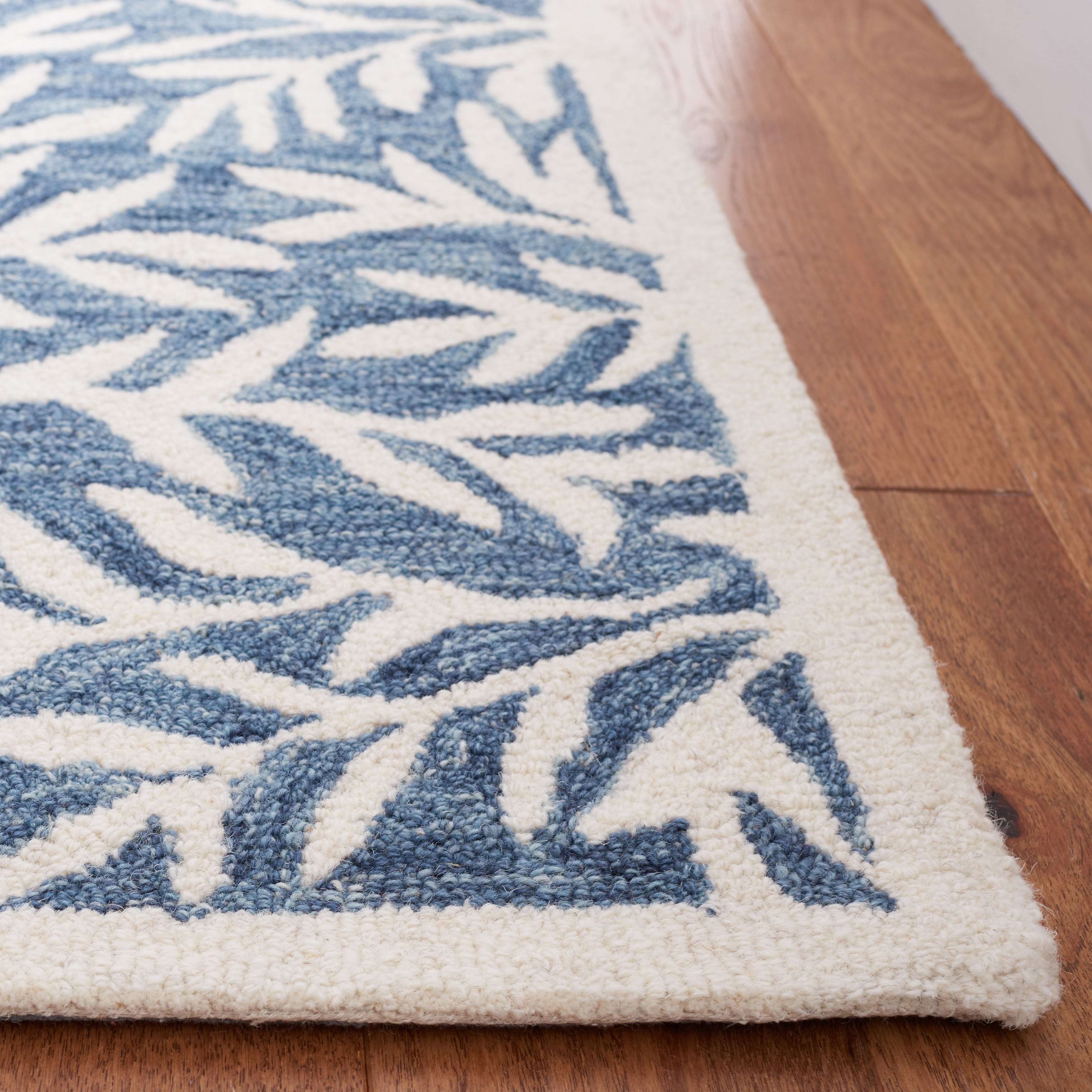 SAFAVIEH Handmade Jardin Mariegret Wool Rug
