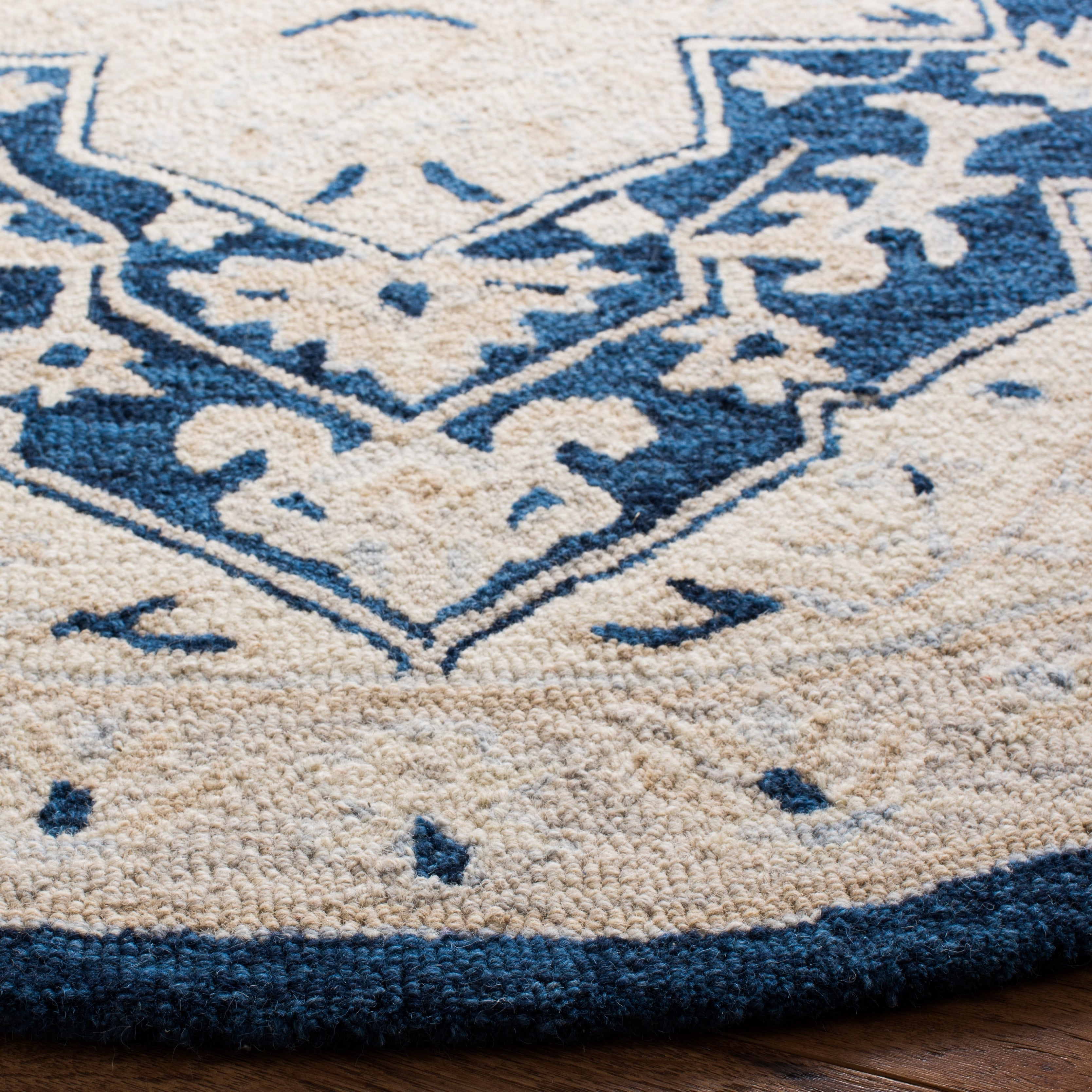 SAFAVIEH Handmade Micro-Loop Selveta Wool Rug