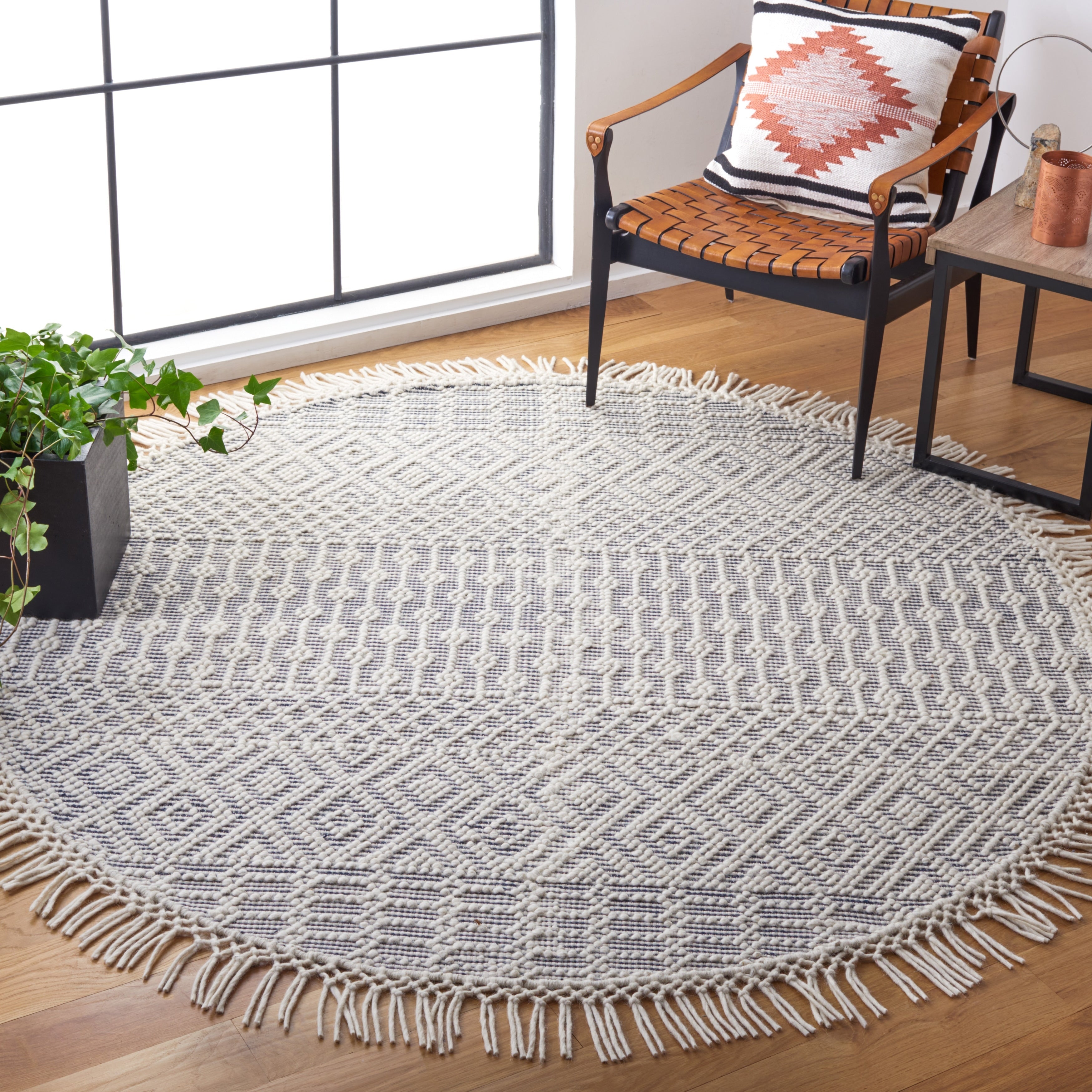 SAFAVIEH Handmade Natura Estel Wool Fringe Rug