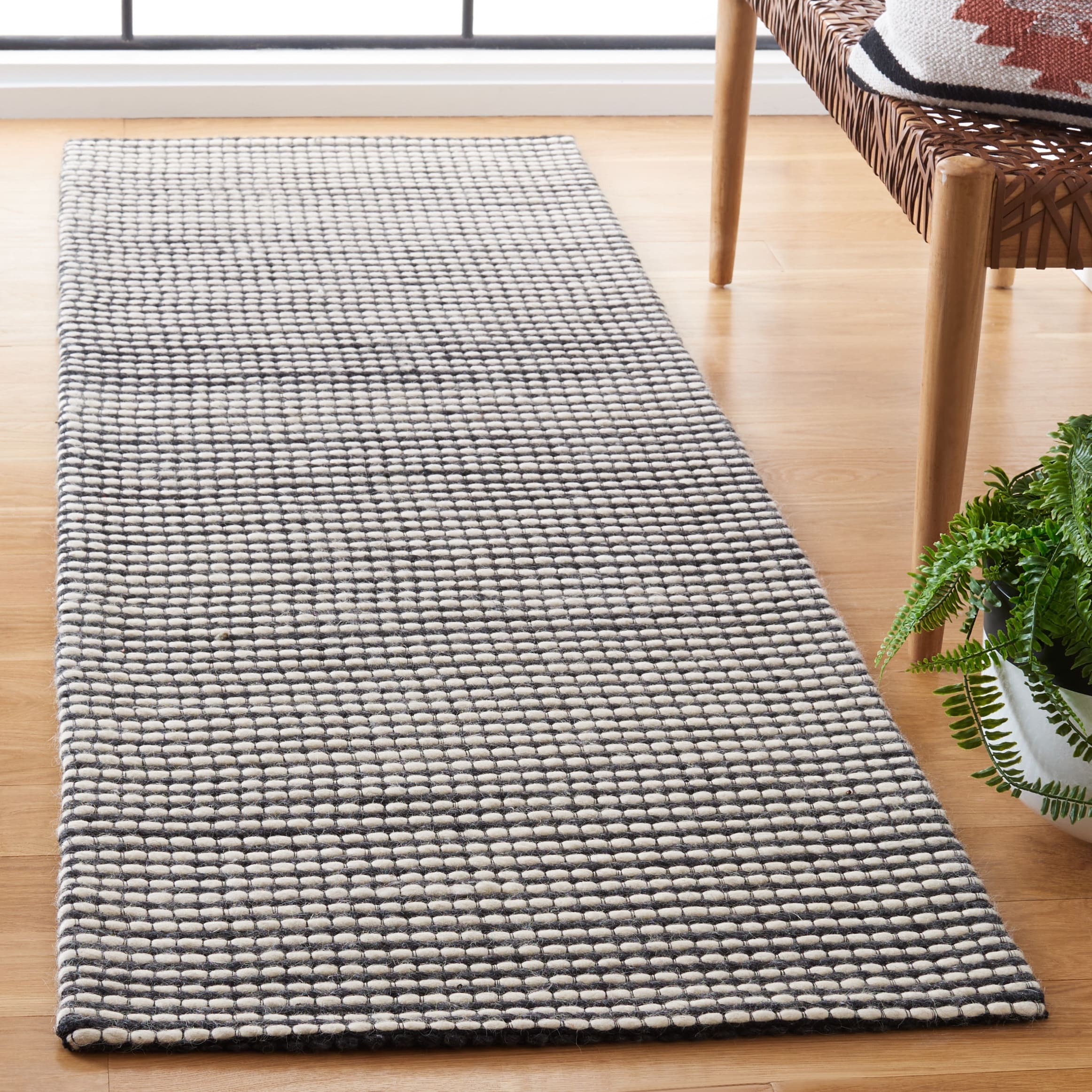 SAFAVIEH Handmade Natura Gerrita Wool Area Rug