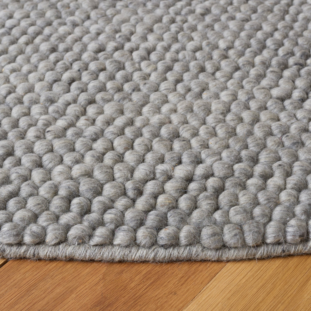SAFAVIEH Handmade Natura Gonnie Wool Rug