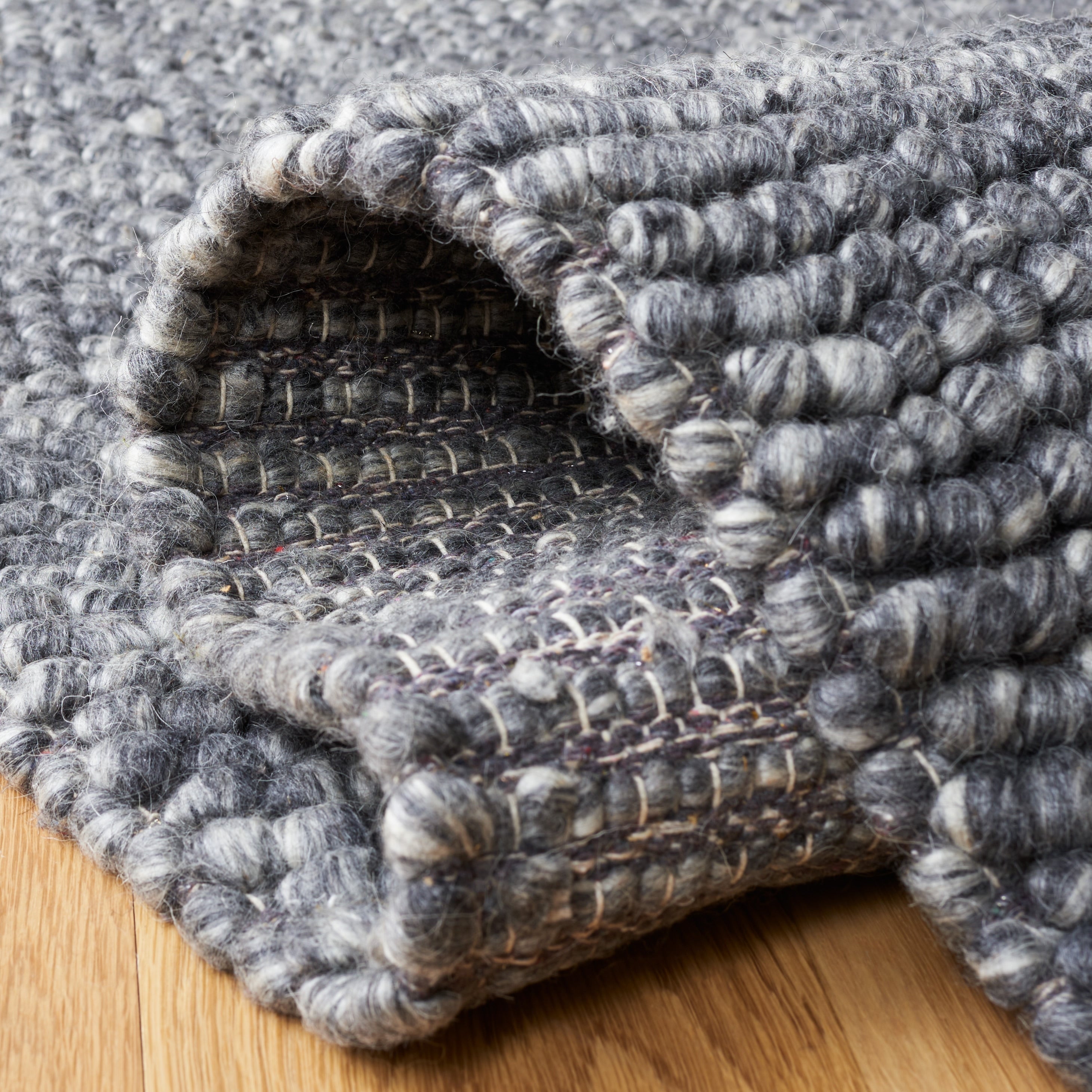 SAFAVIEH Handmade Natura Gonnie Wool Rug