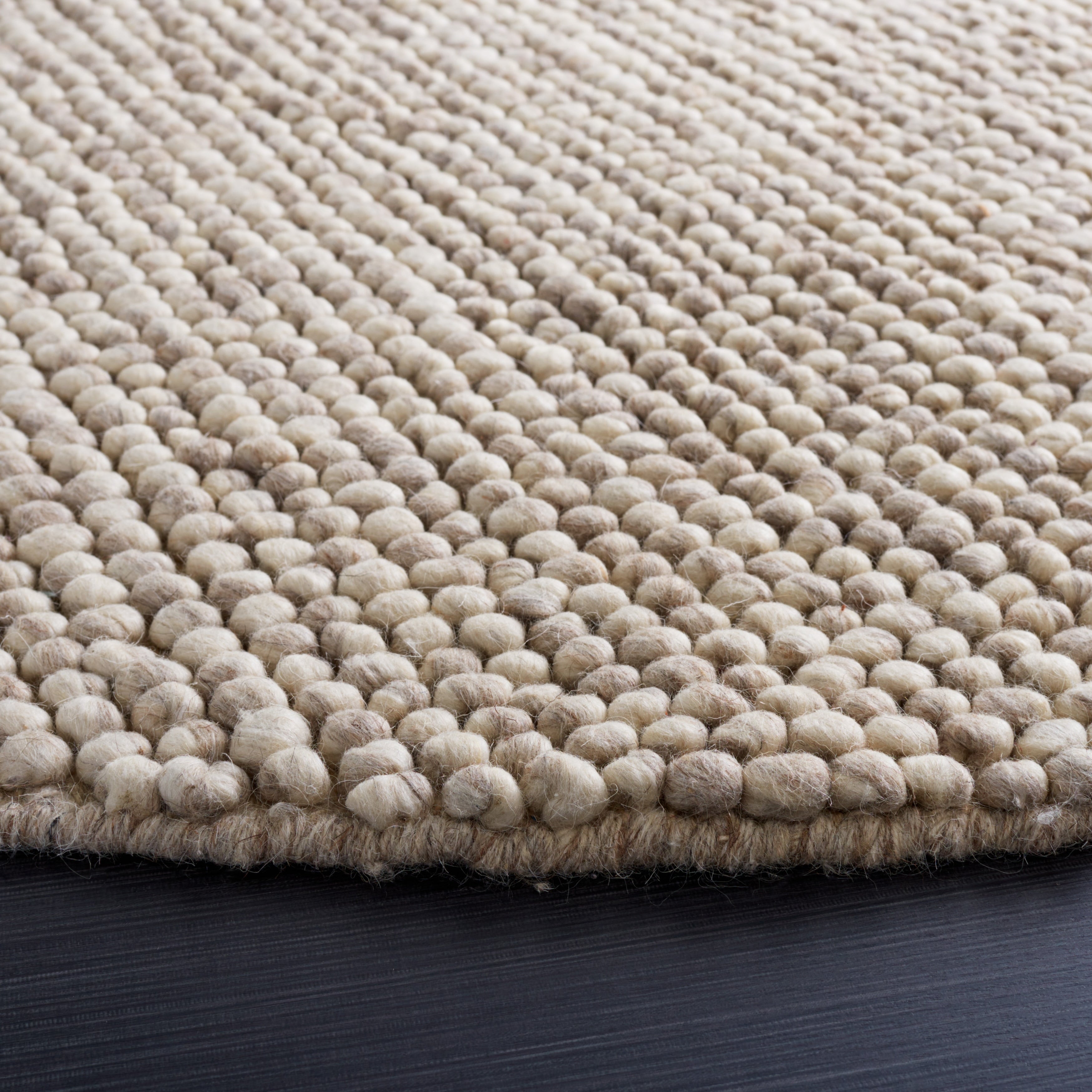 SAFAVIEH Handmade Natura Gonnie Wool Rug