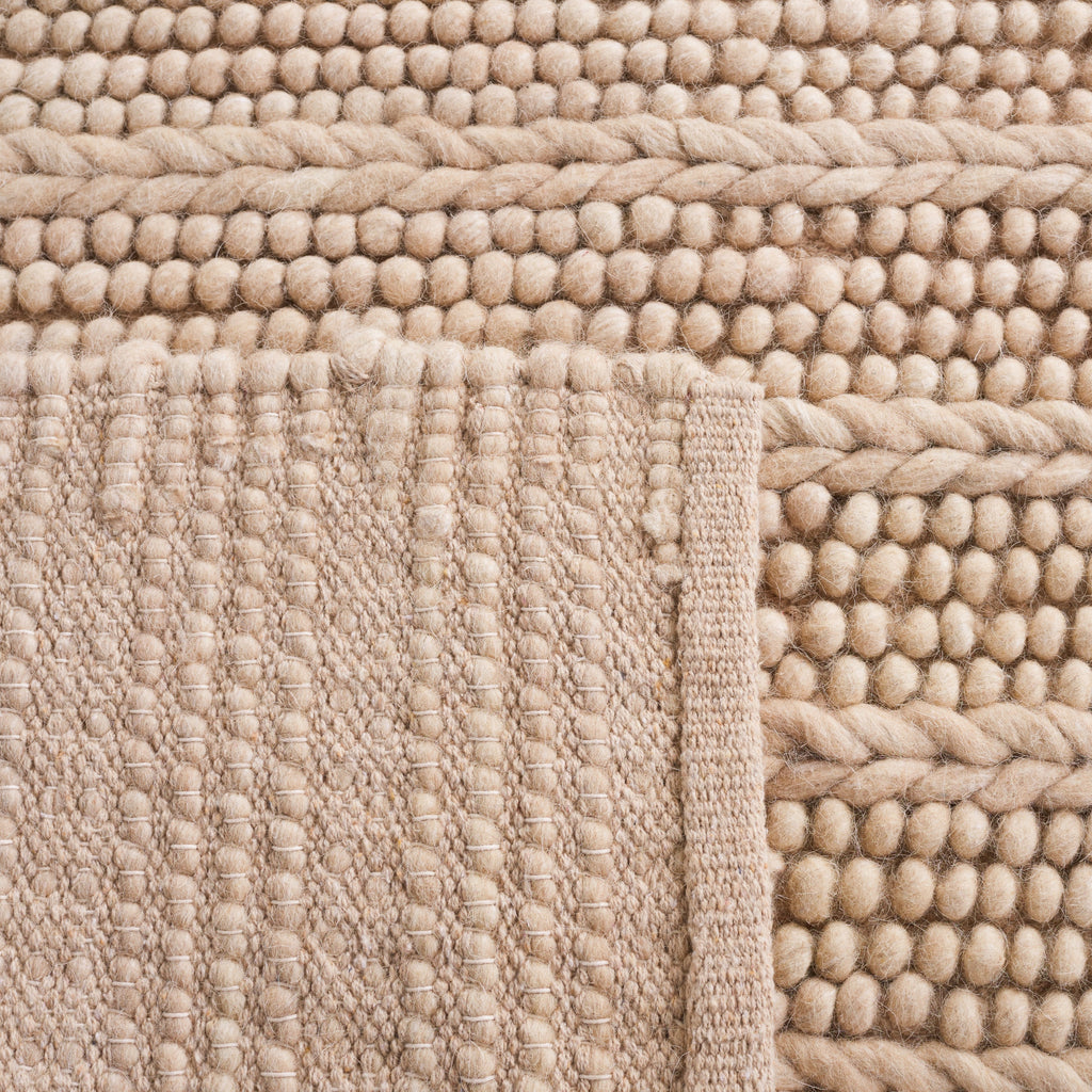 SAFAVIEH Handmade Natura Sanjulata Wool Rug