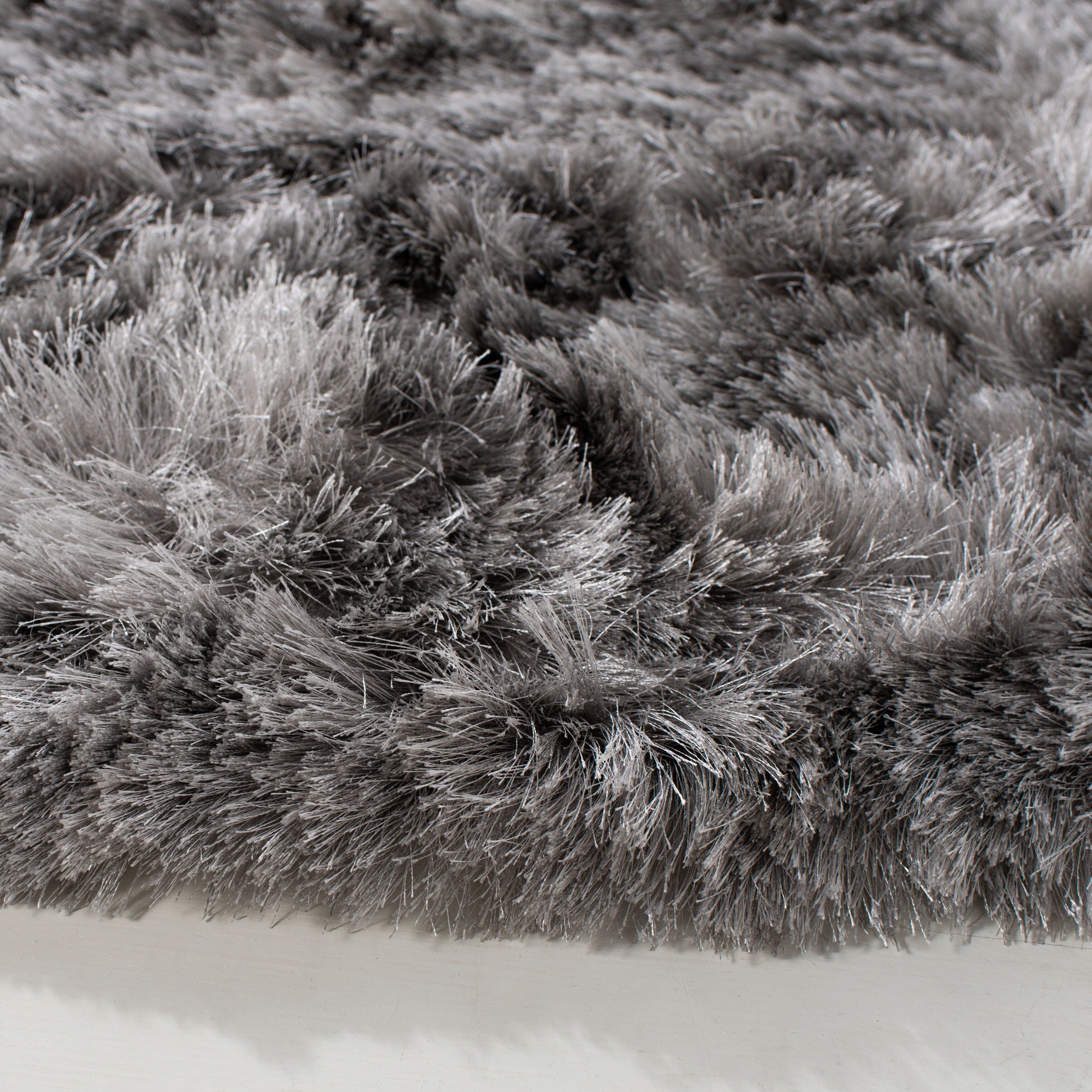 SAFAVIEH Handmade Ocean Shag Marilijn Glam 2.5-inch Thick Rug