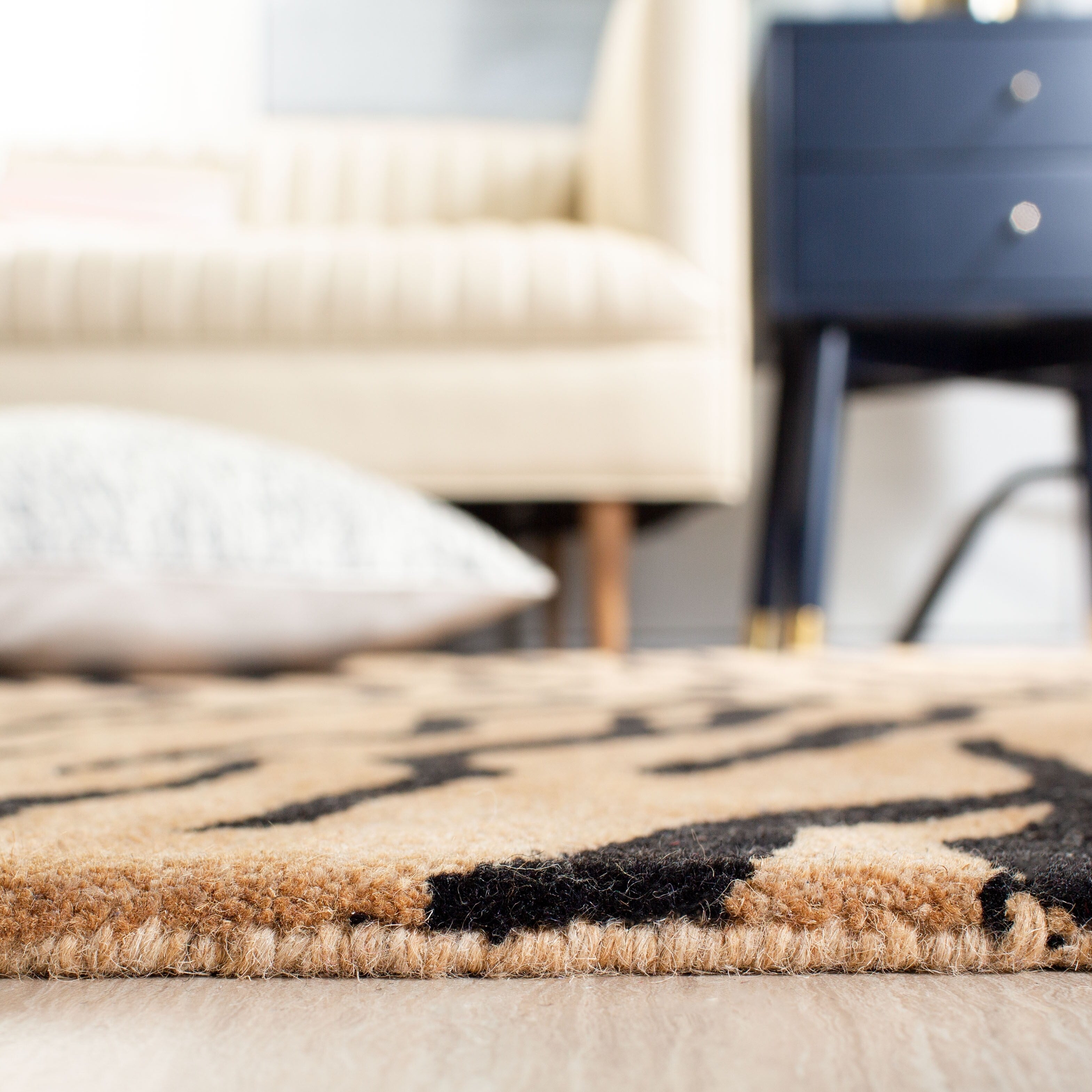 SAFAVIEH Handmade Soho Latoyia Tiger N.Z. Wool Rug