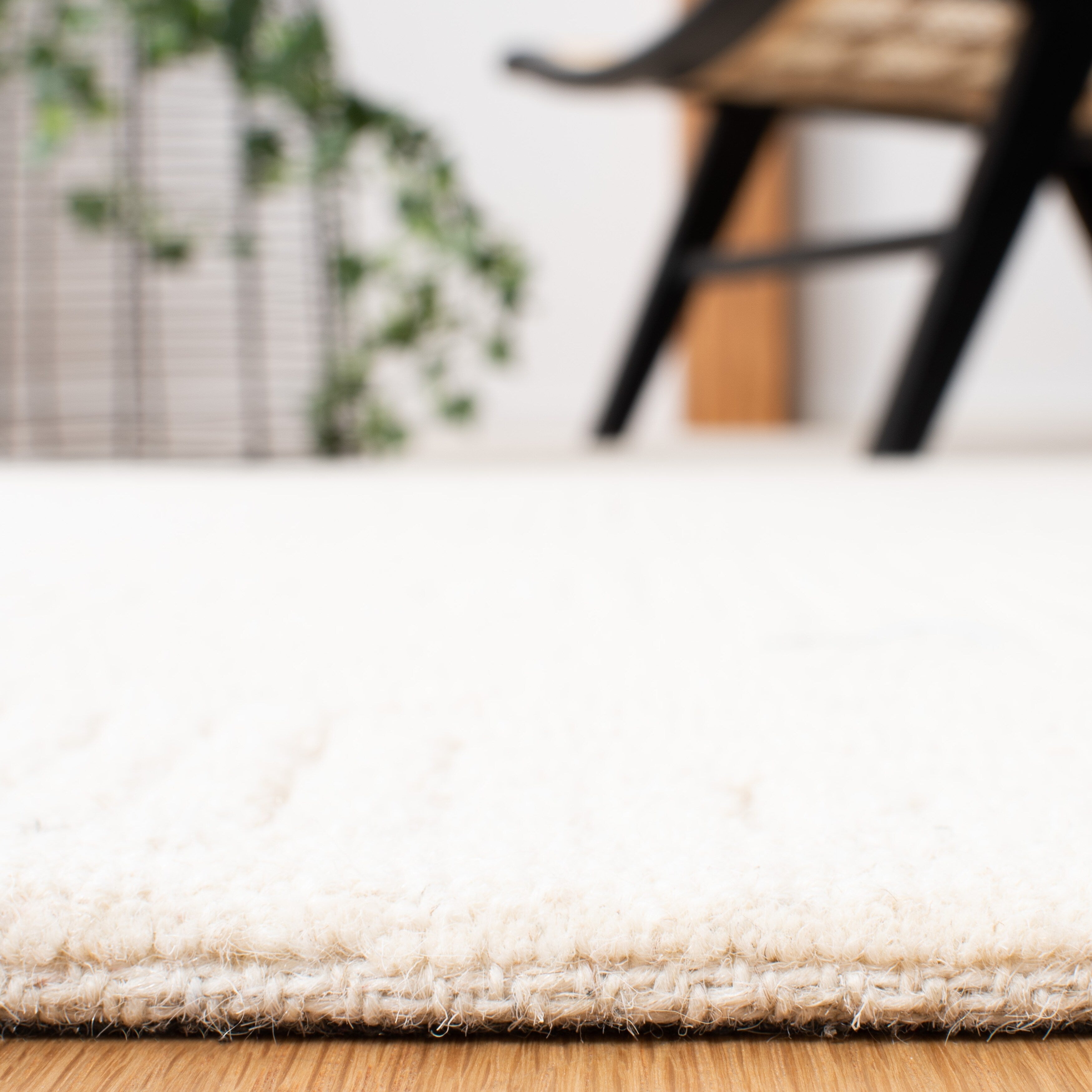 SAFAVIEH Handmade Textural Nigina Wool Rug