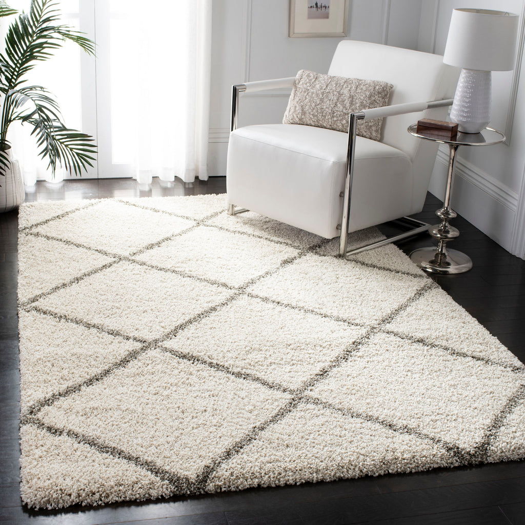 SAFAVIEH Hudson Shag Raili Diamond Trellis 2-inch Thick Rug