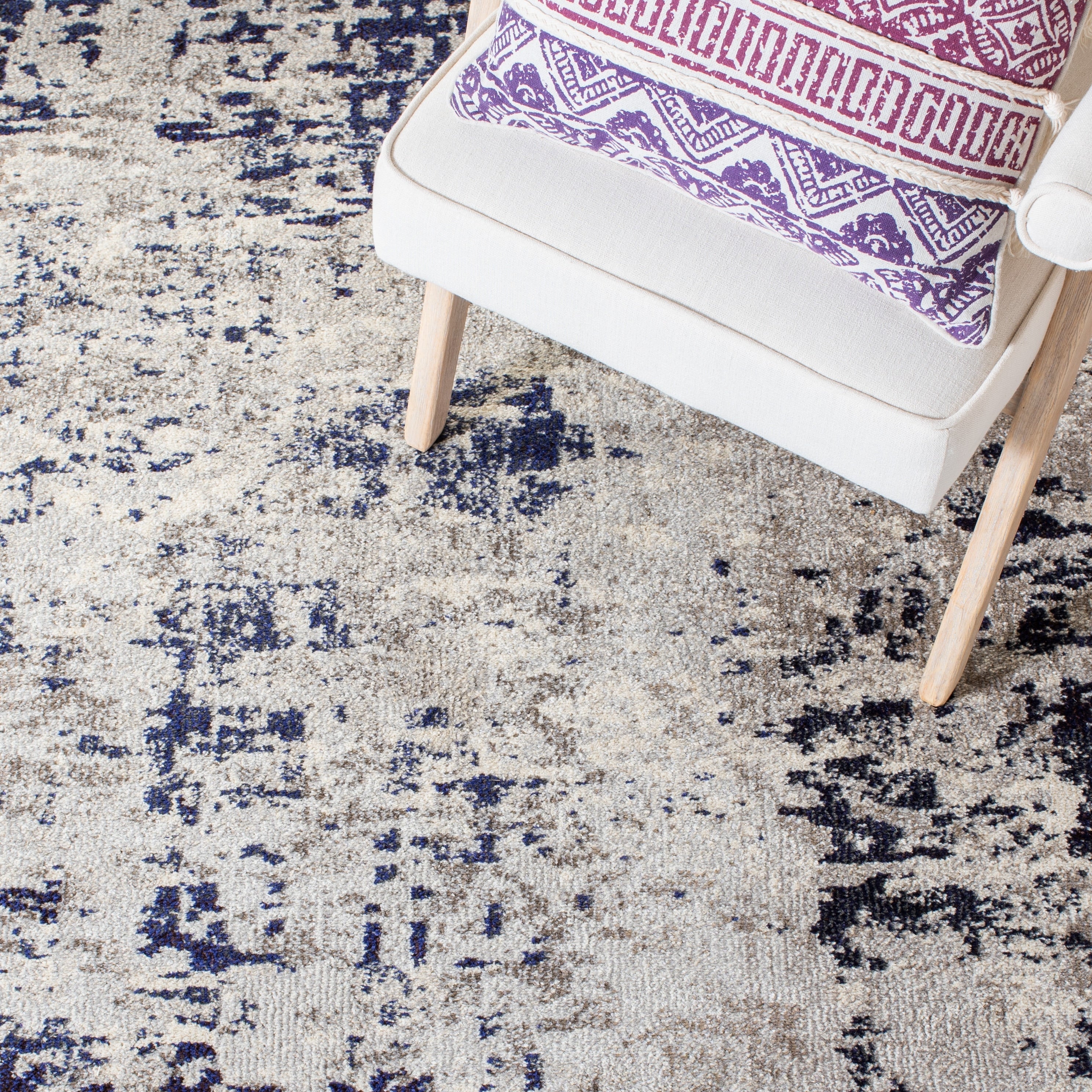 SAFAVIEH Madison Carla Modern Abstract Rug