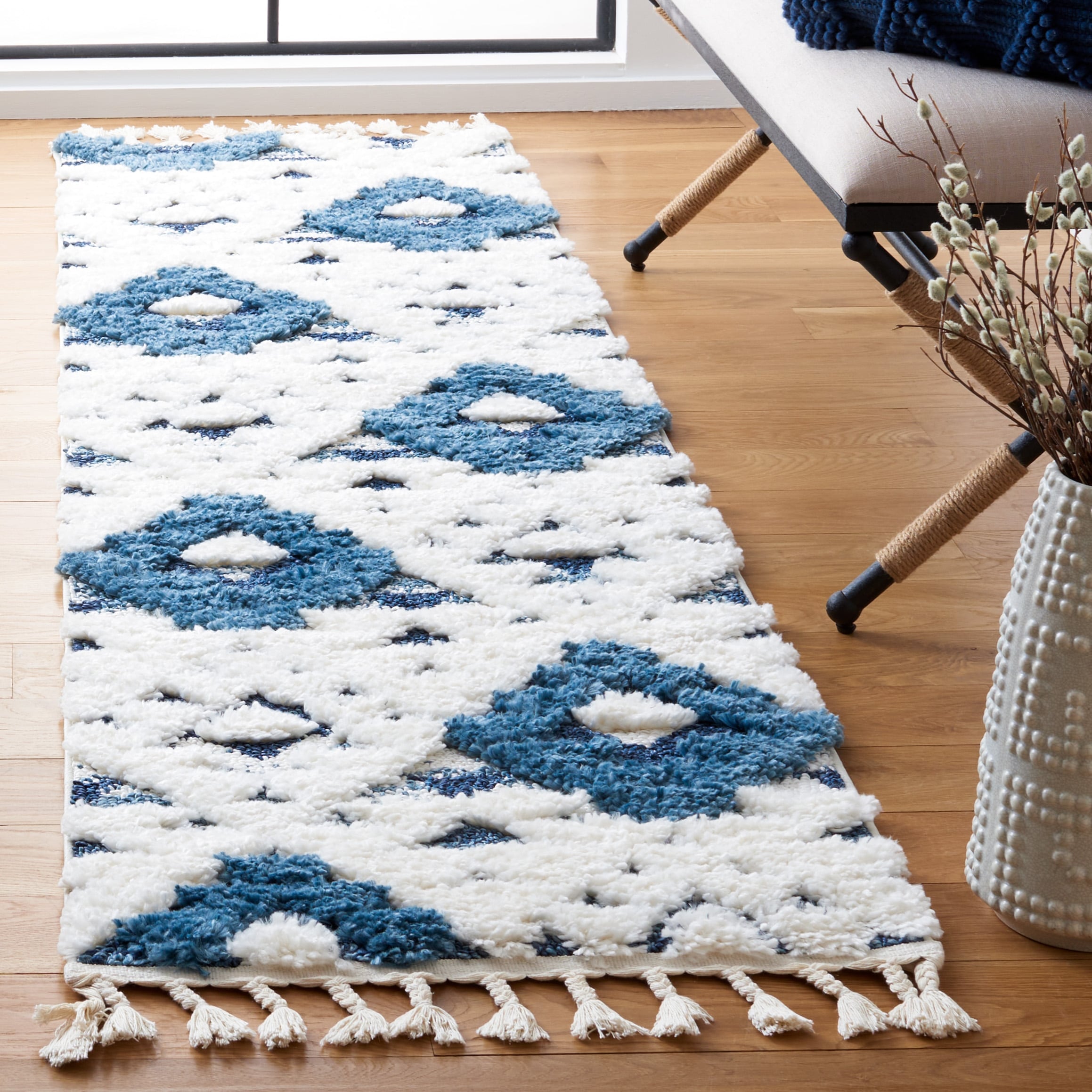 SAFAVIEH Moroccan Tassel Shag Delores 2-inch Thick Rug