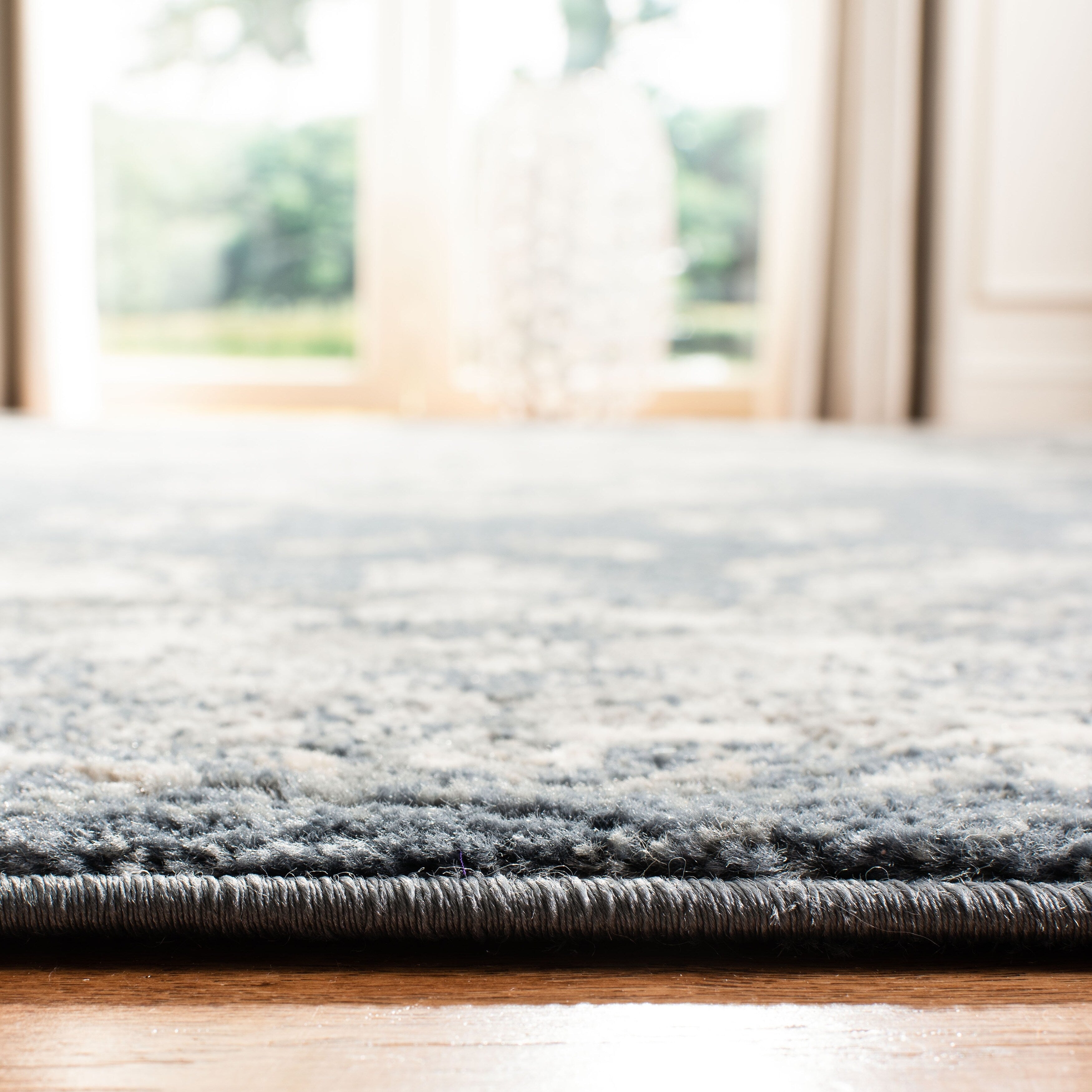 SAFAVIEH Oregon Oney Traditional Oriental Rug