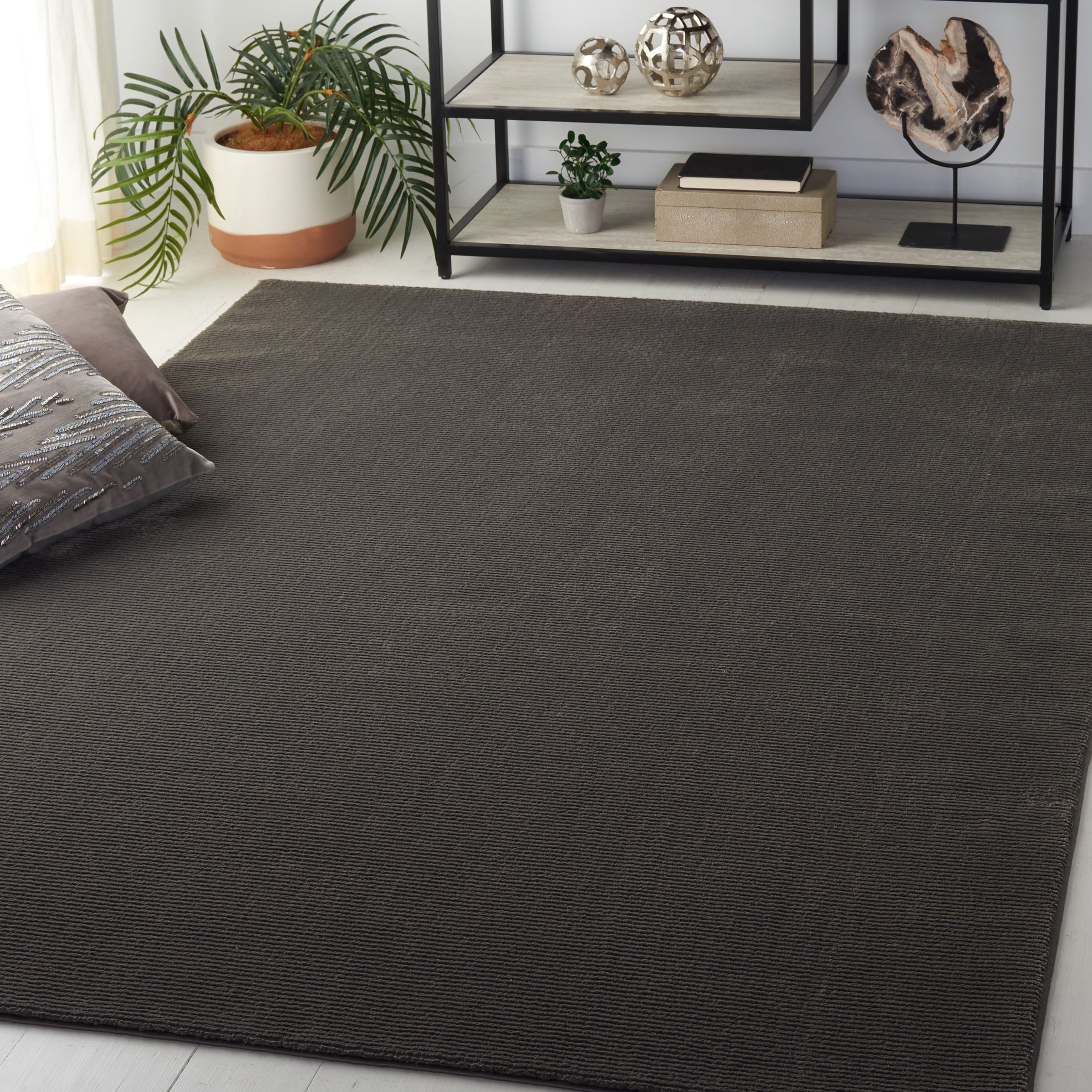 SAFAVIEH Revive Avie Solid Rug