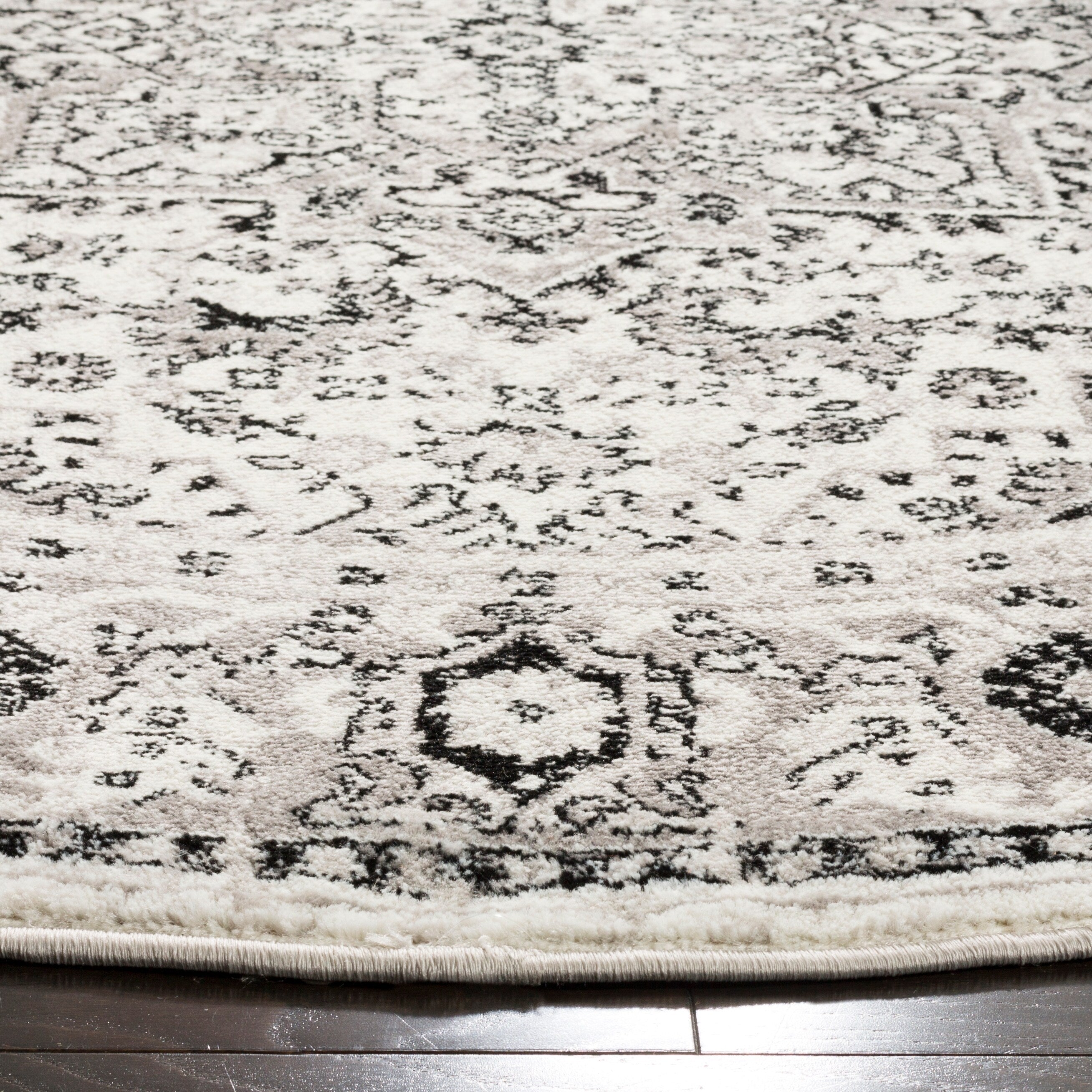 SAFAVIEH Skyler Agoritsa Oriental Boho Rug
