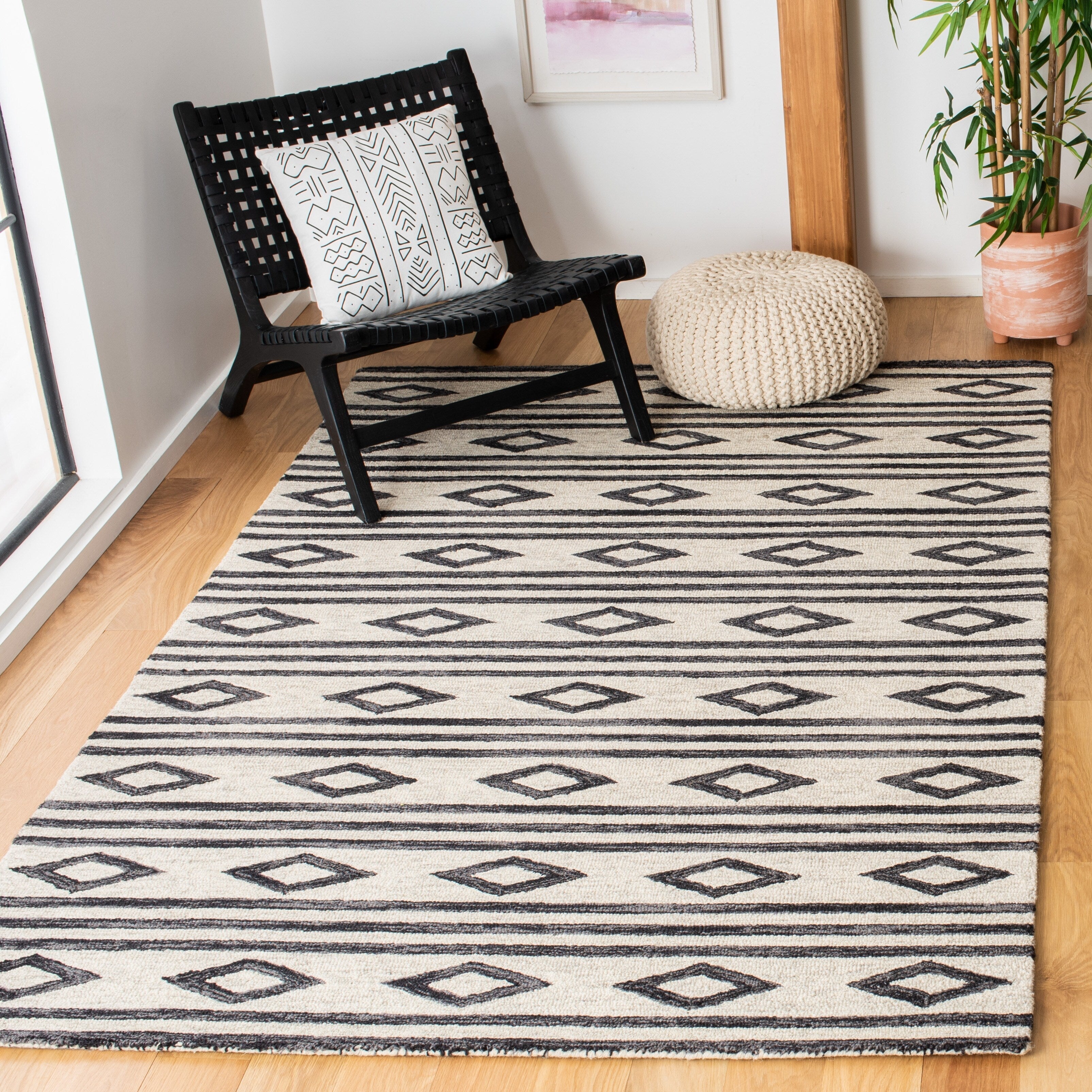 SAFAVIEH, Handmade Blossom Vesela Modern Floral Wool Rug
