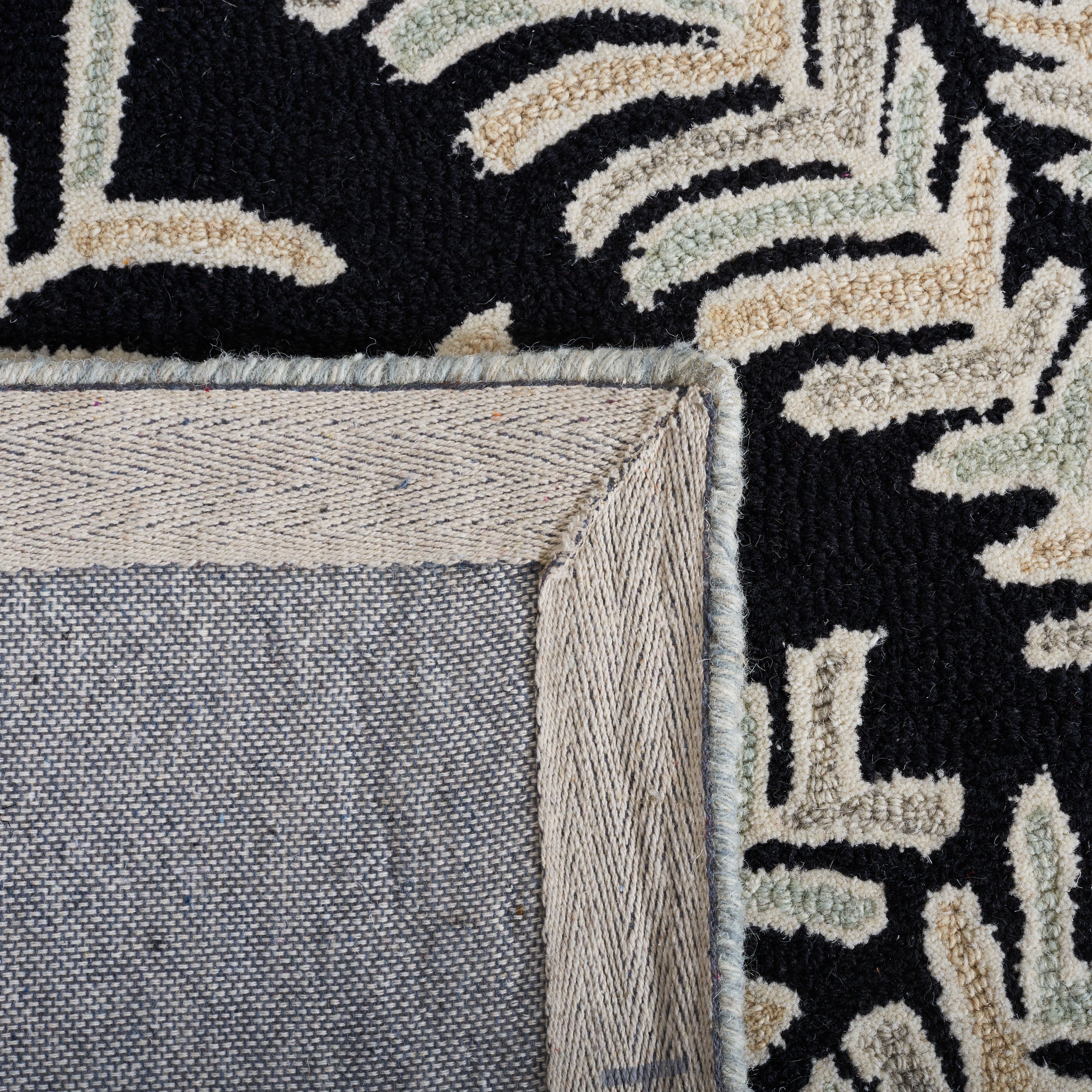 SAFAVIEH Handmade Capri Kert Wool Rug