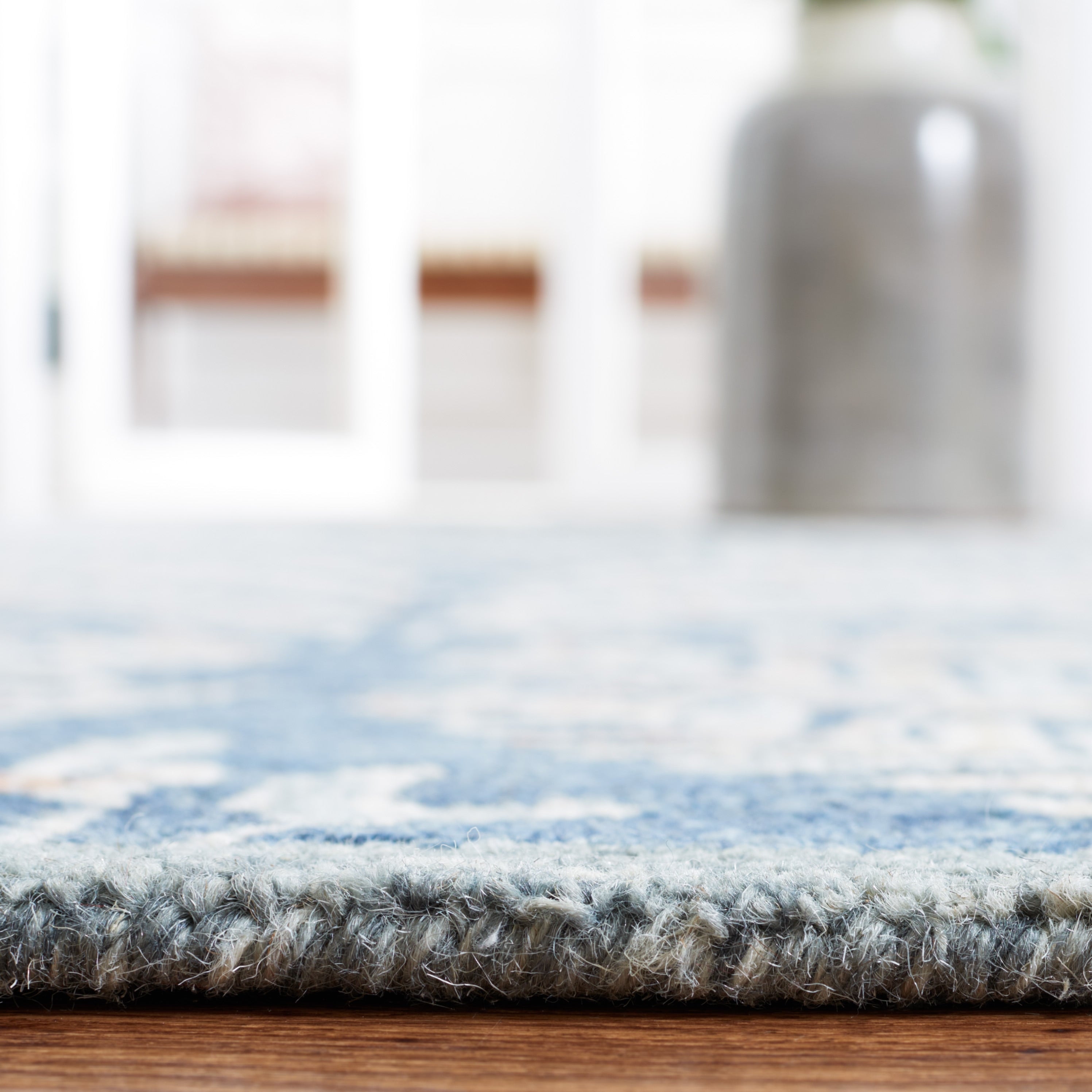 SAFAVIEH Handmade Capri Kert Wool Rug