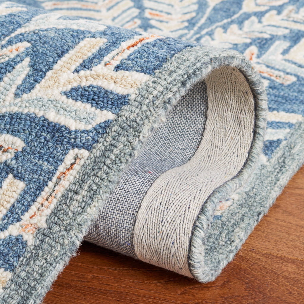 SAFAVIEH Handmade Capri Kert Wool Rug