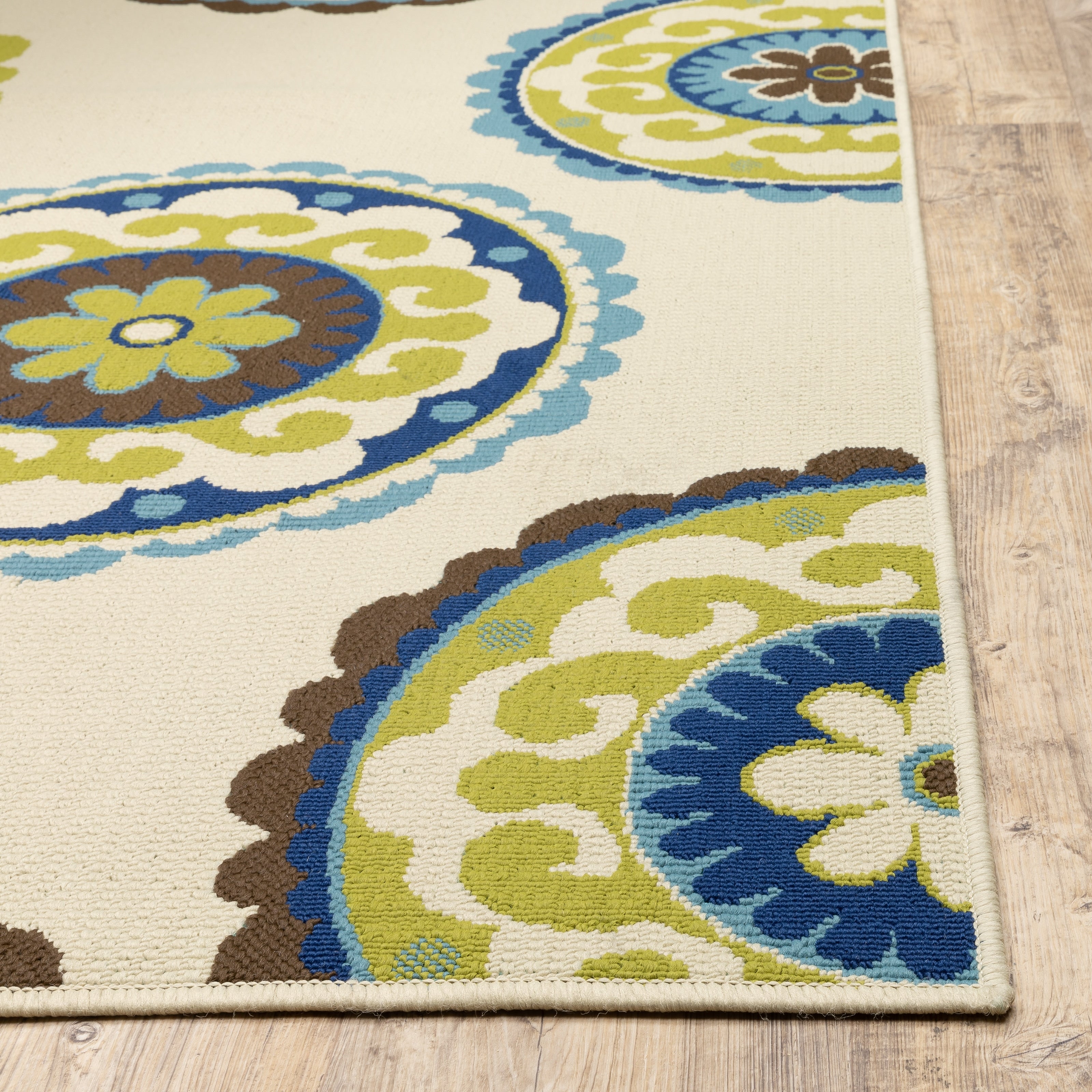 Vista Home Catalina Floral Medallions Indoor/ Outdoor Area Rug--