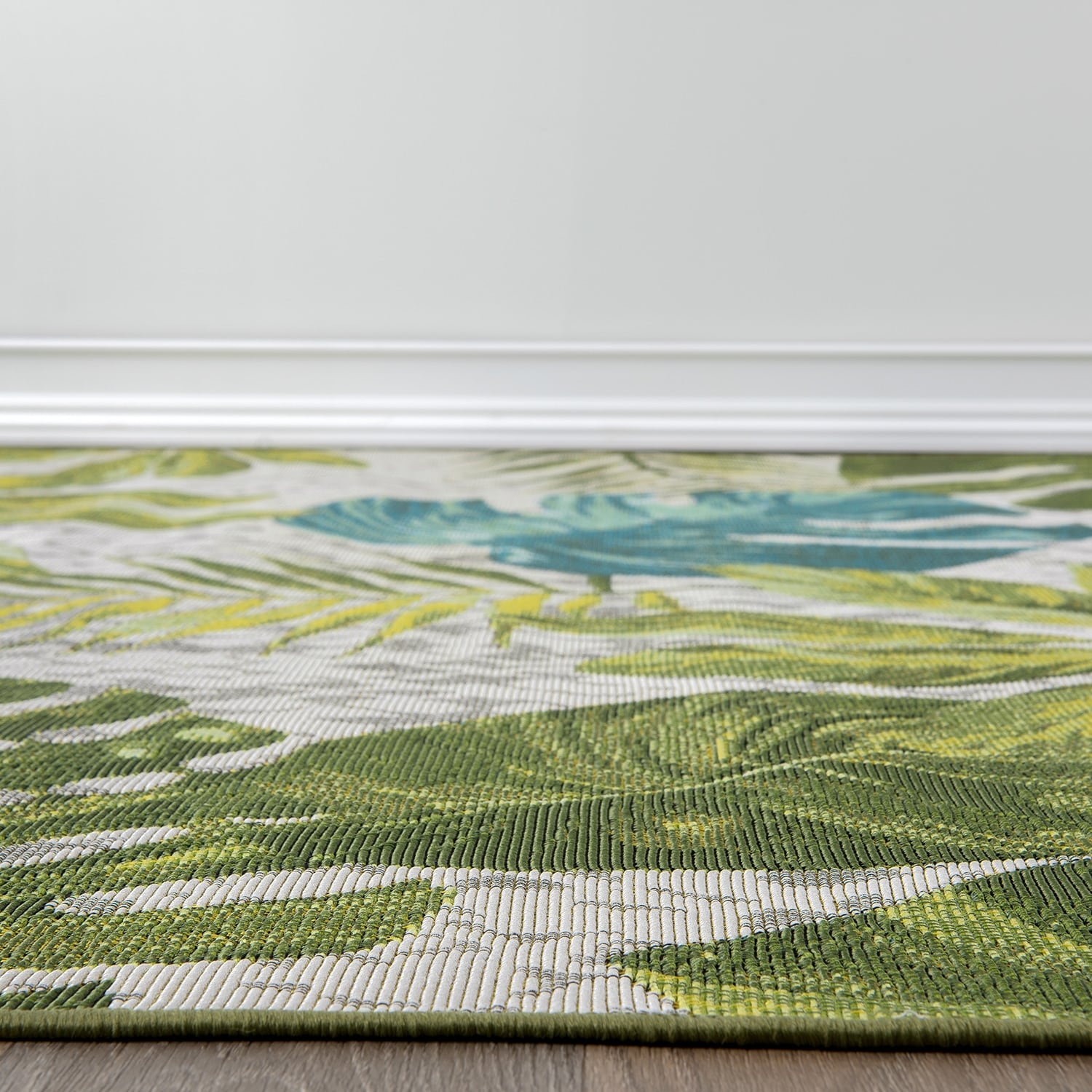 Tapis d'intérieur/extérieur contemporain à motif floral tropical de la World Rug Gallery