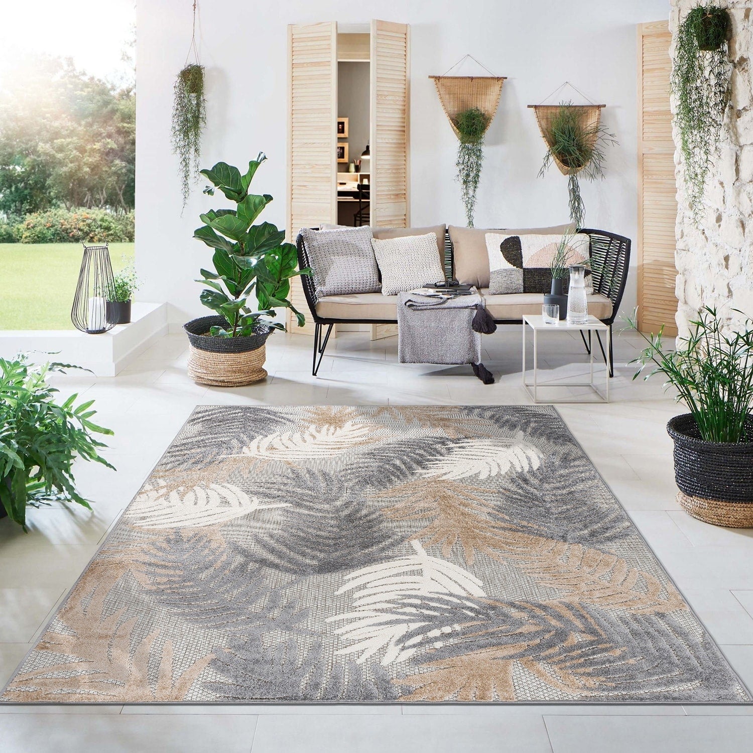 World Rug Gallery Tropical Floral Modern Indoor/Outdoor Area Rug
